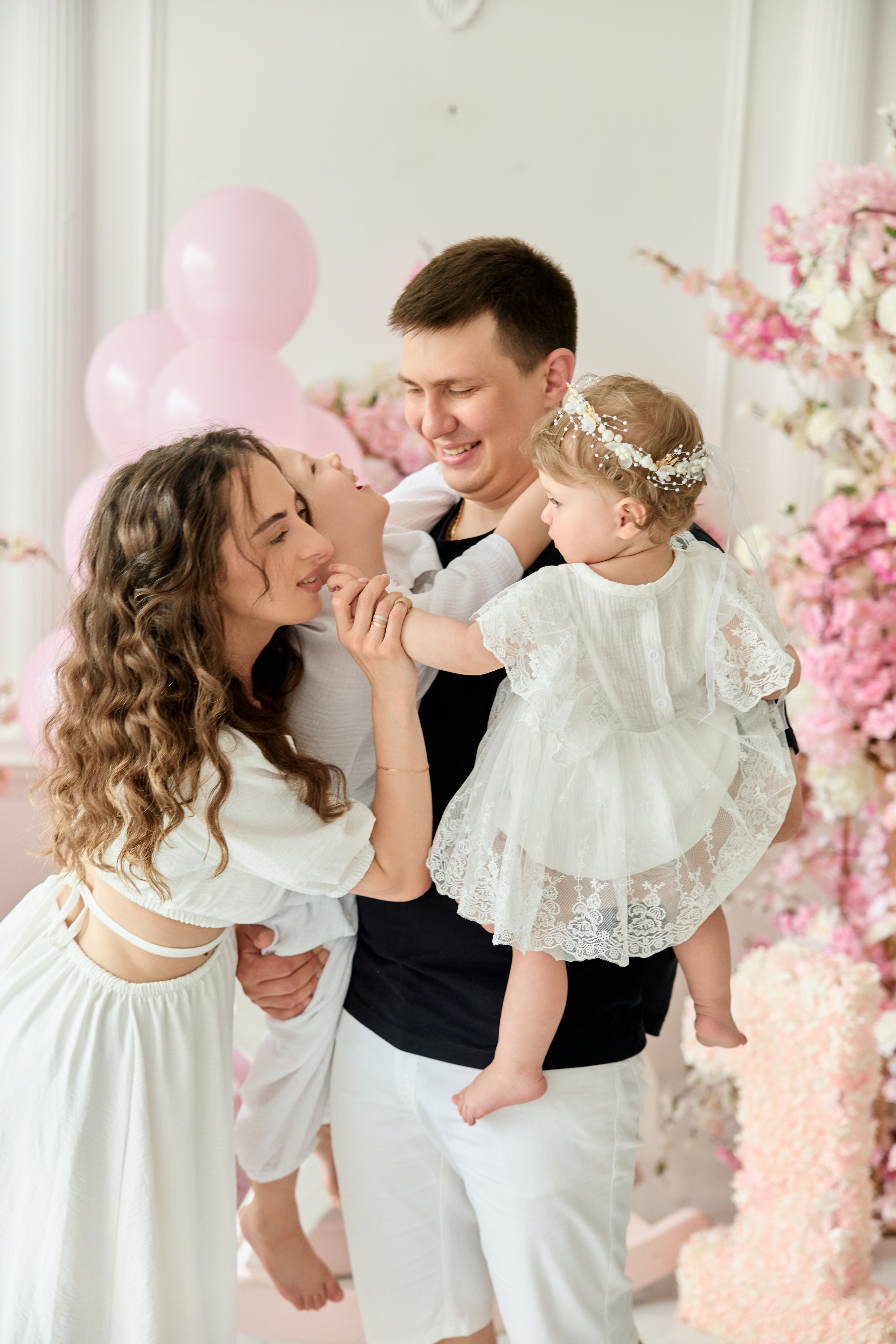 Евочка и родители 1 годик. Kharchenkotatianaweddingphoto
