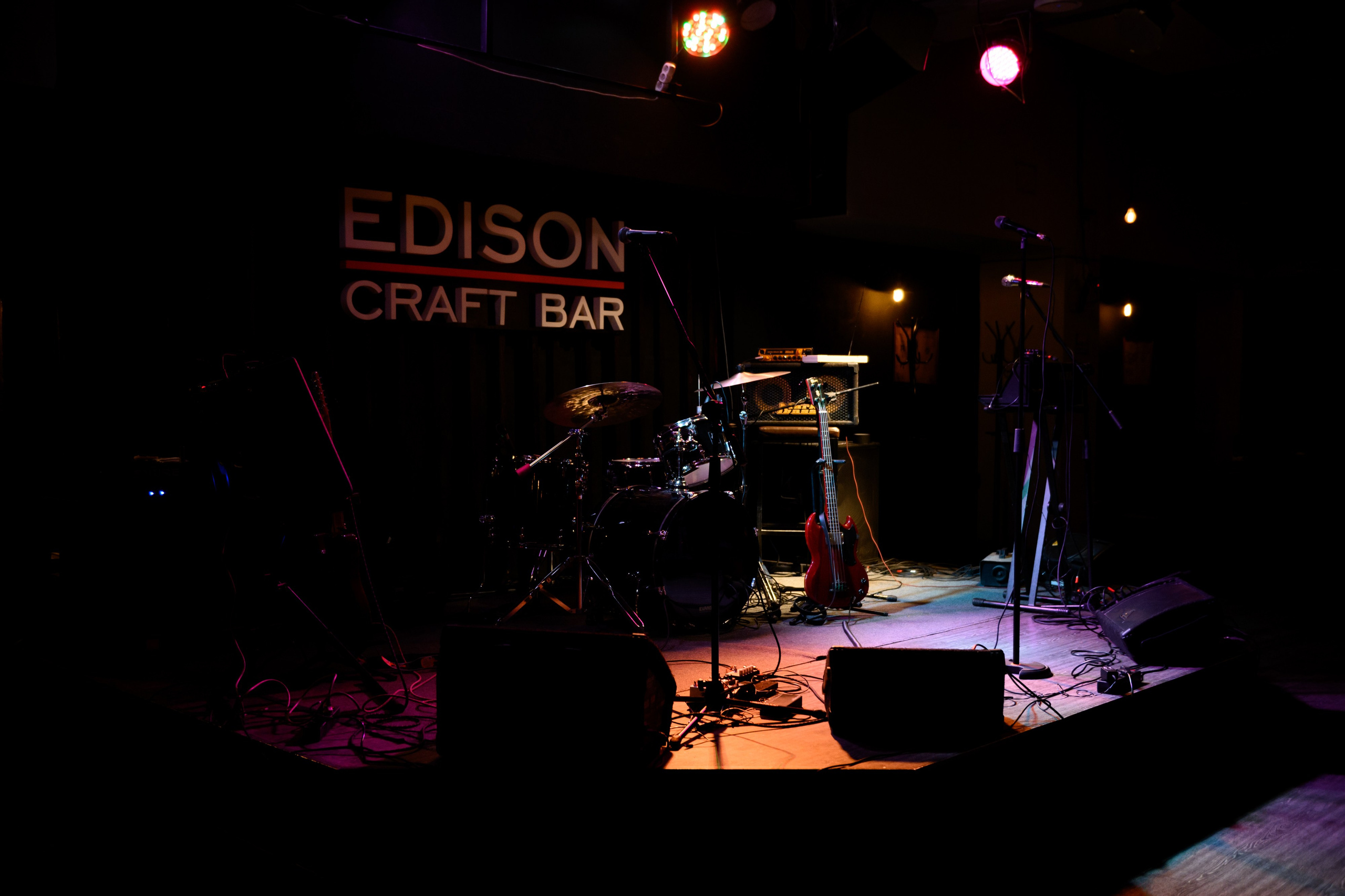 CRAFT BAR EDISON — Диктофон. Свадебный фотограф Иркутск Алексей Шульгин
