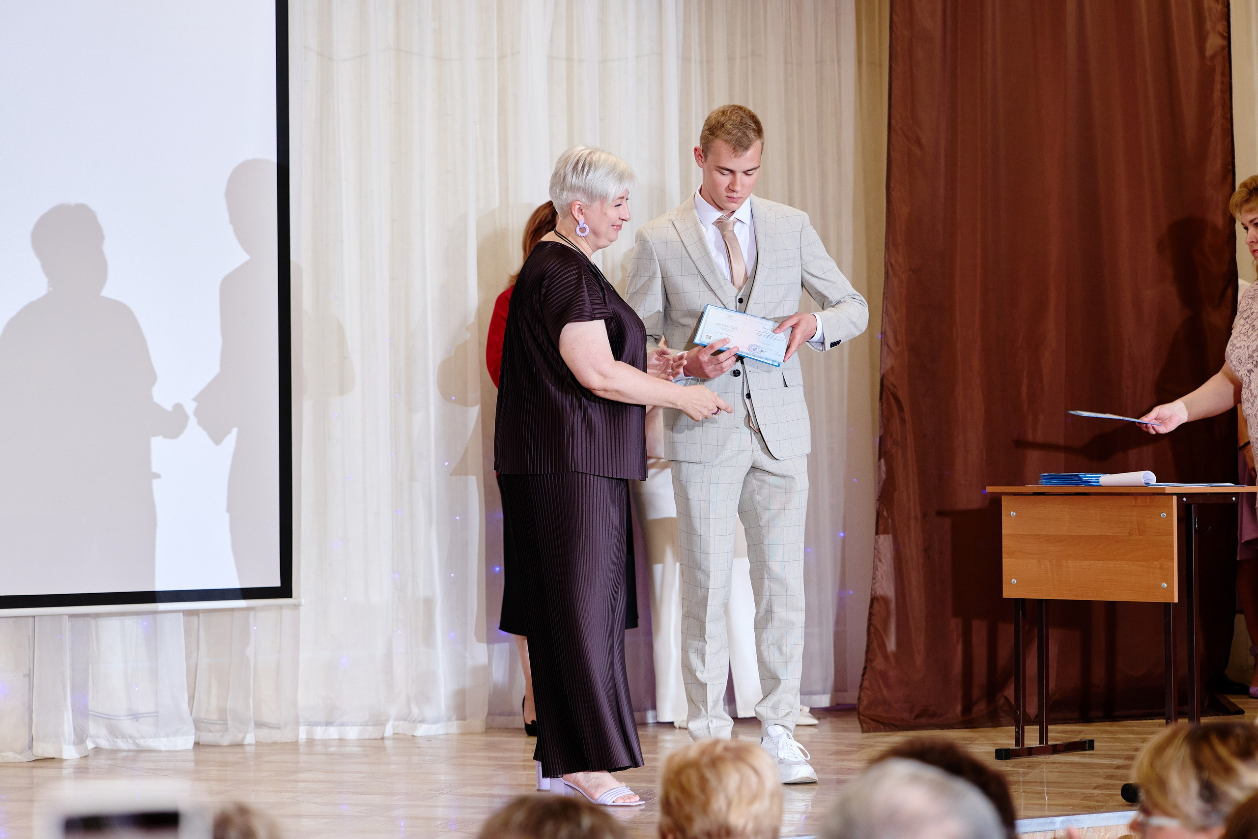 Выпускной 35 Сош. Фотограф Выпускные альбомы Таганрог Сергей Коробченко