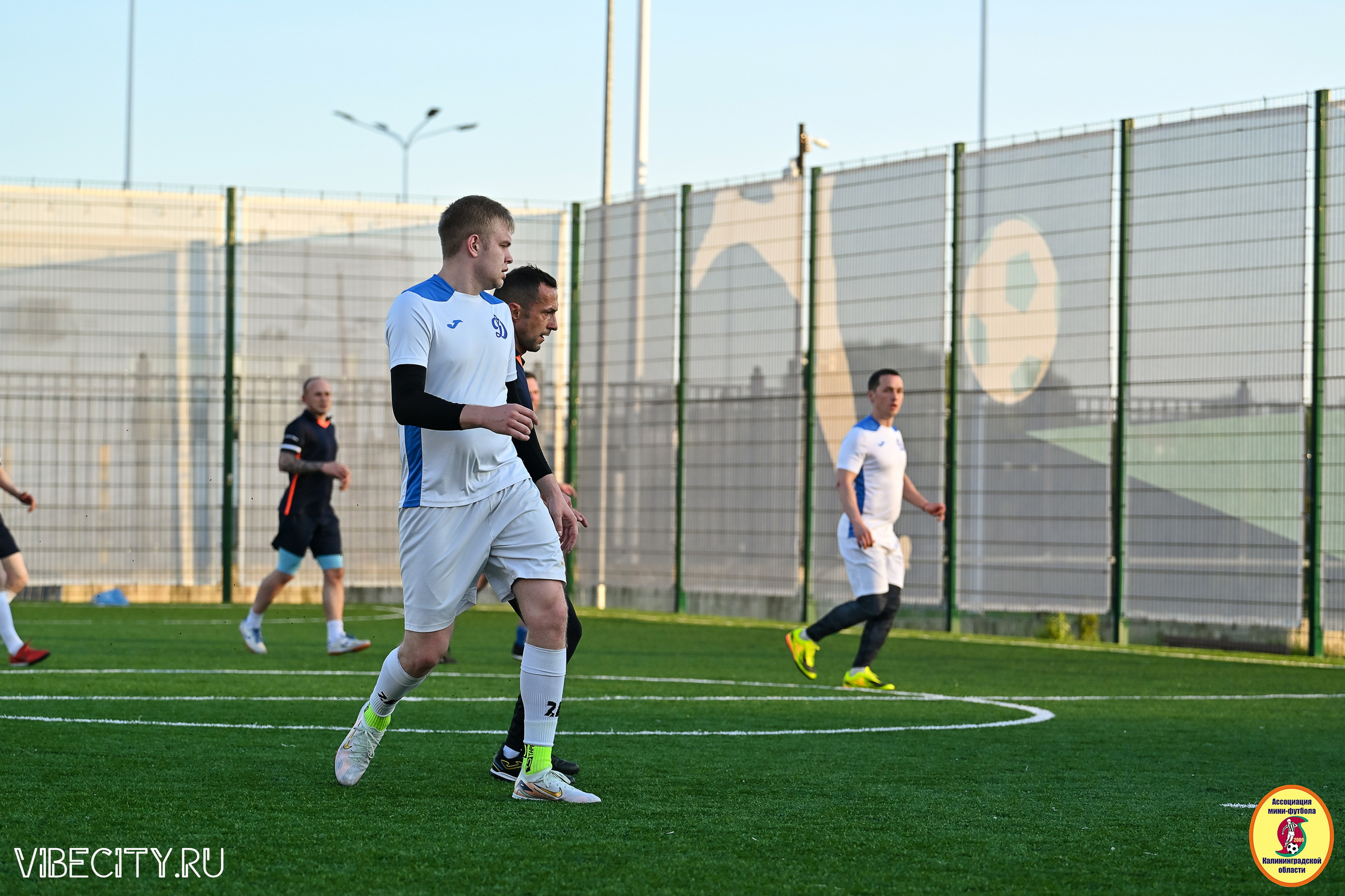 ИГРЫ МИНИ-ФУТБОЛЬНОЙ И КОРПОРАТИВНОЙ ЛИГИ. VIBECITY.RU Вайб Сити Ру Фоторепортажи Фотоотчеты Калининград