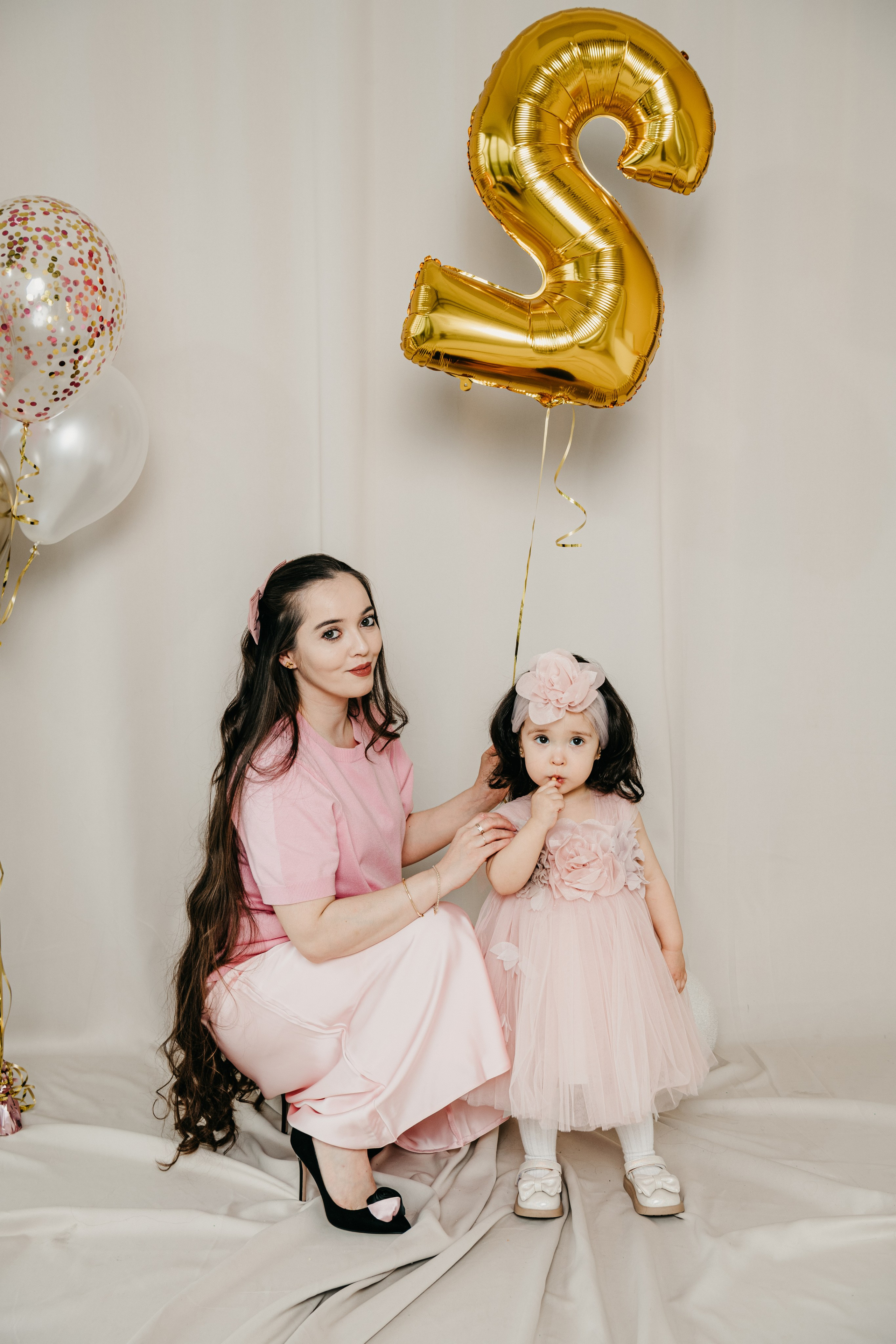 Майя с семьей. Фотограф на выписку из роддома в Москве и МО