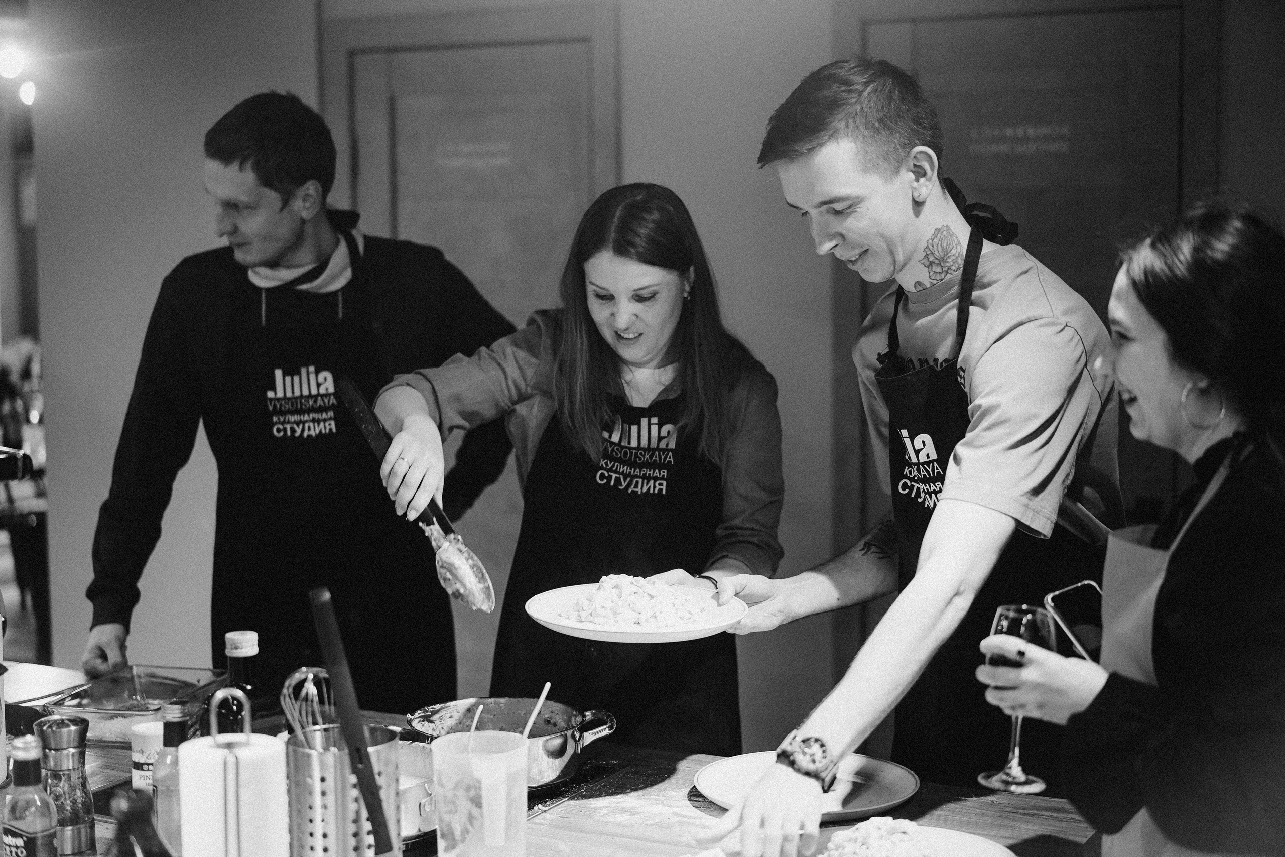 Репортаж с кулинарной студии Юлии Высоцкой. Портретный фотограф в Москве Илья Корненков