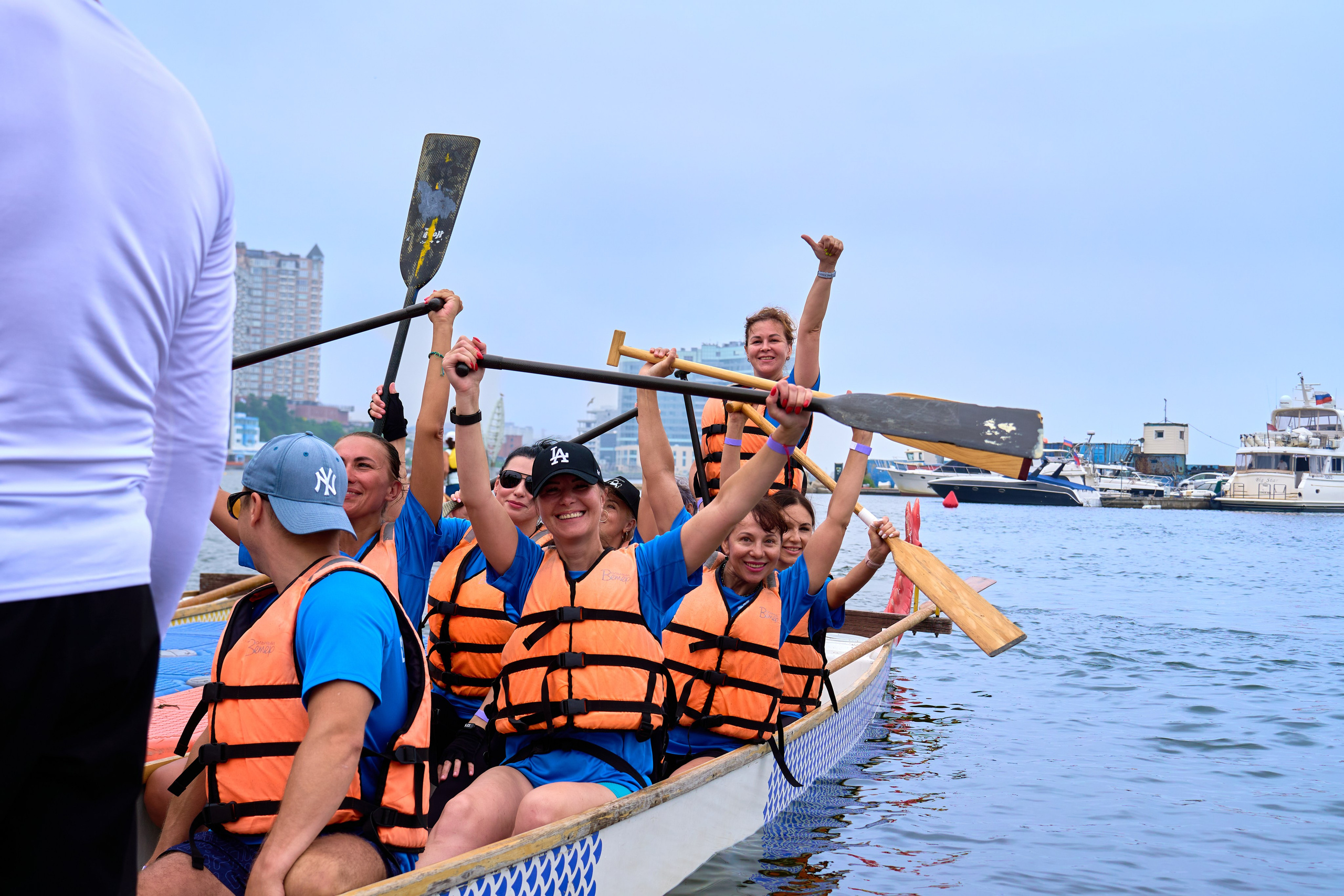 Соревнования на лодках дракон Айс Юнион. Фотограф во Владивостоке