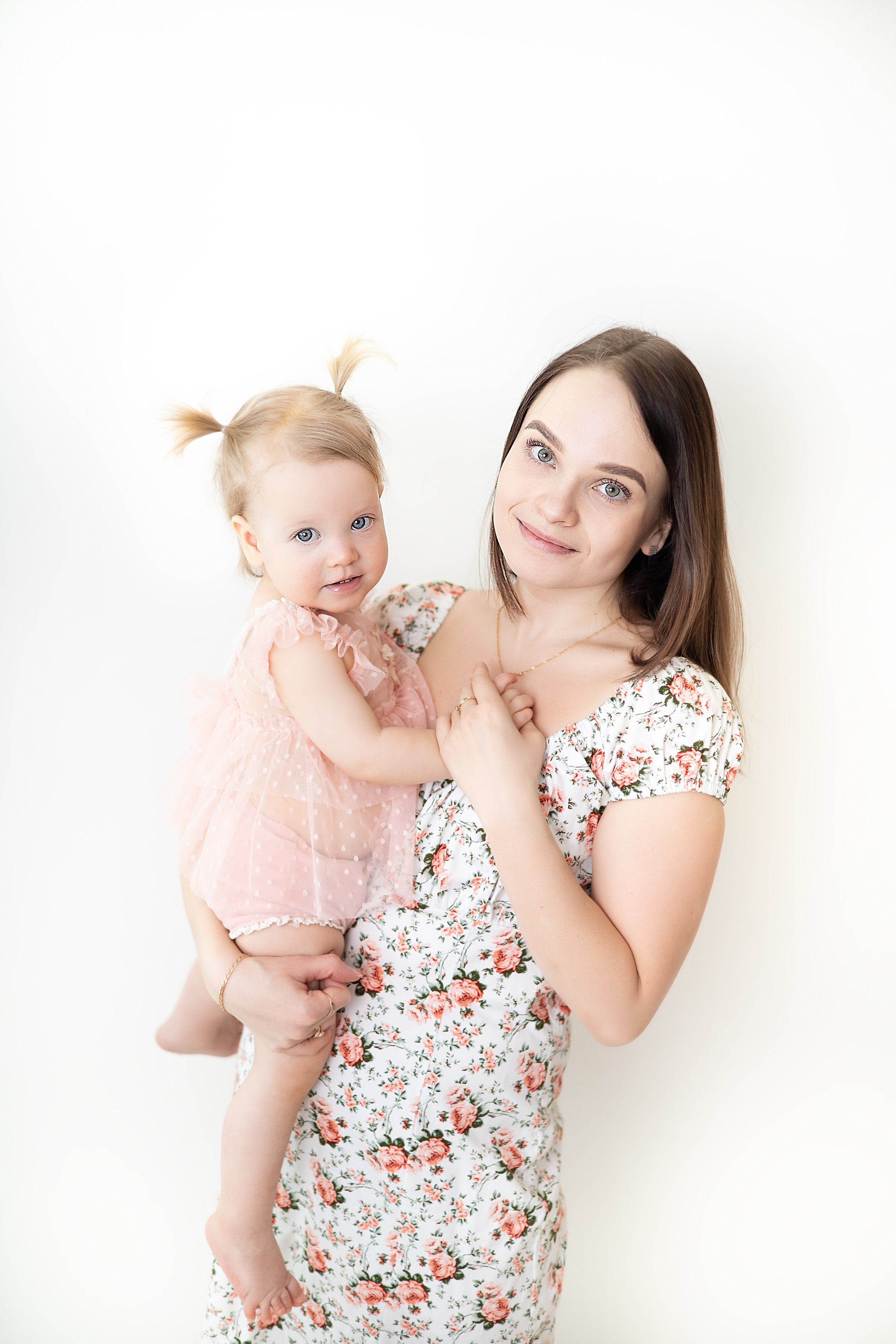 8 Марта. Детский новорождённых и детей постарше Анисимова Полина