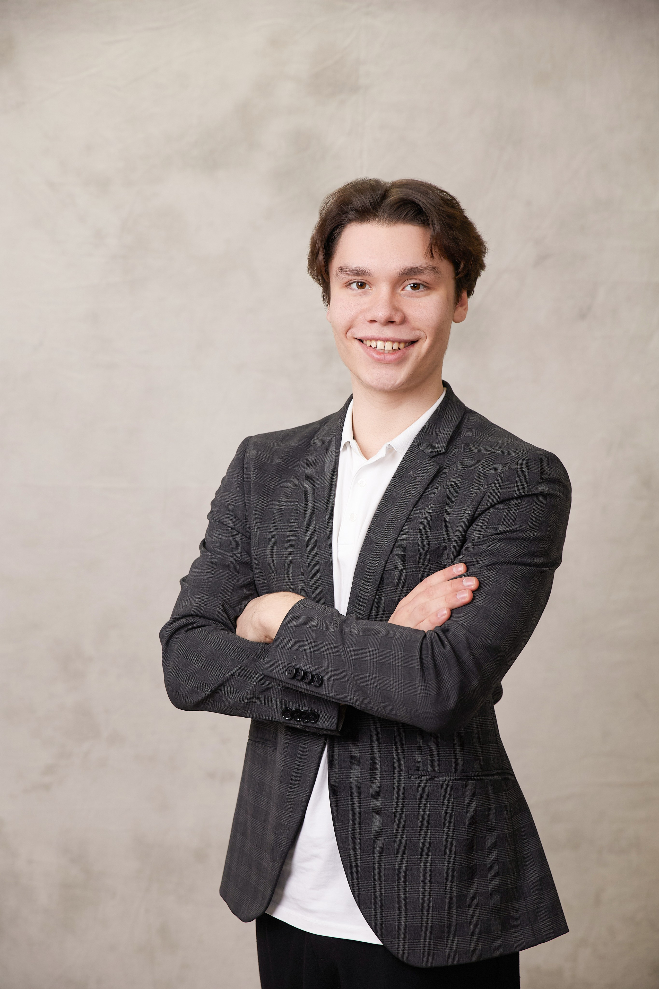 Стильный выпускной школьный альбом 9 и 11 класс «Классика» Тюмень. Выпускные альбомы в Тюмени для школ, садов, вузов спортивных секций