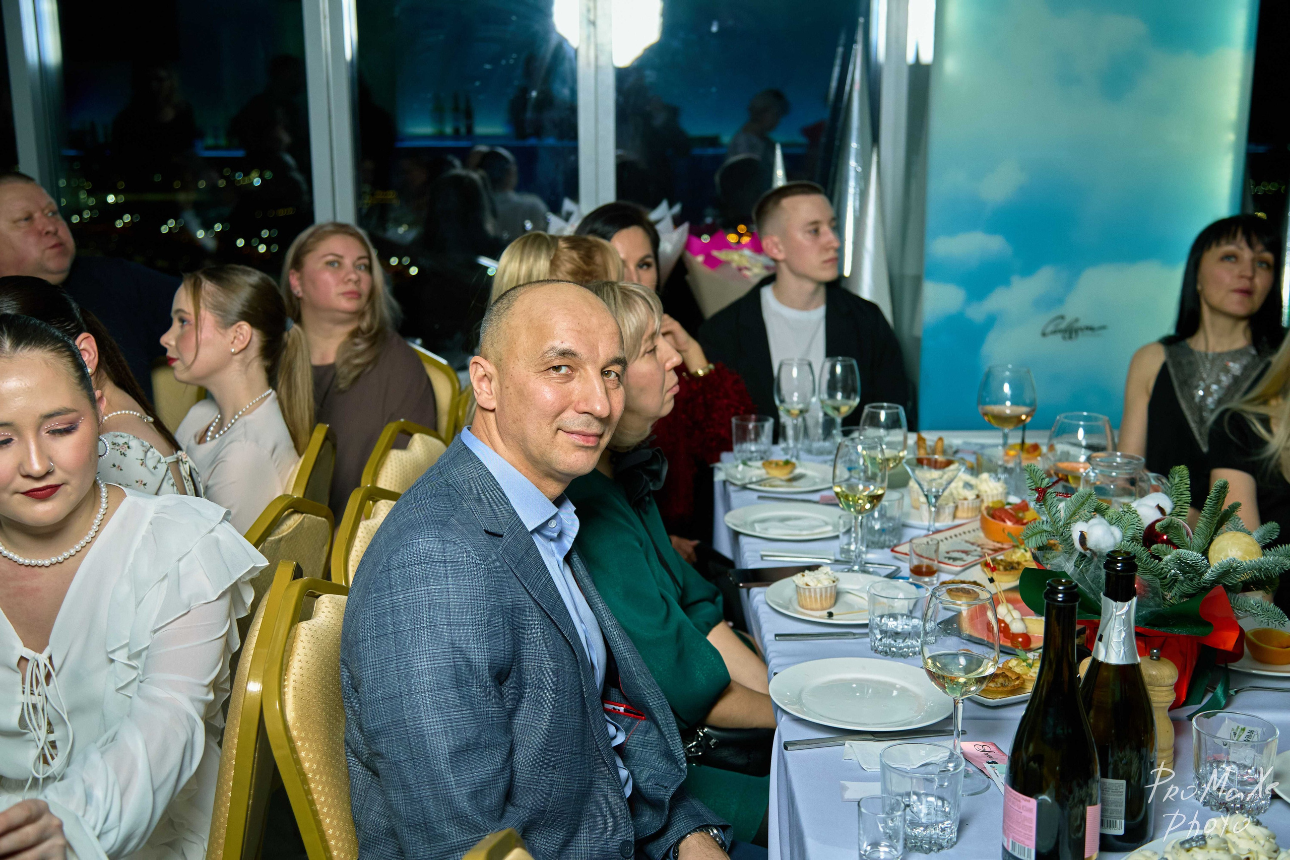 Зал КРАСА МАСС-МЕДИА ЧУВАШИИ. Владимир Суздалов (ProMaXe) — Портретный фотограф, тематические фотосессии в Чебоксарах