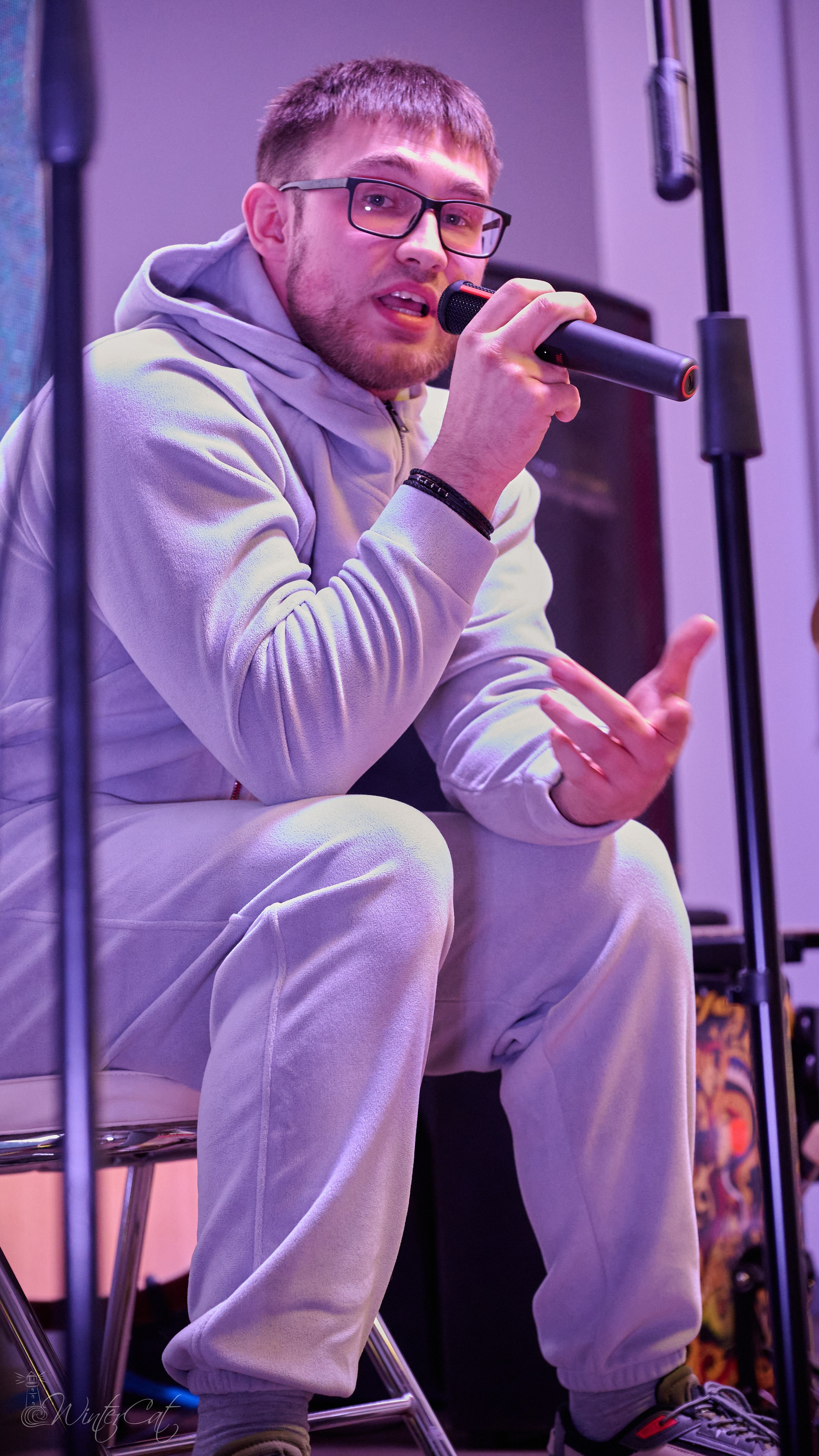 Открытый микрофон. Портретный и репортажный фотограф в Магадане Андрей Нефедов WinterCatPhoto