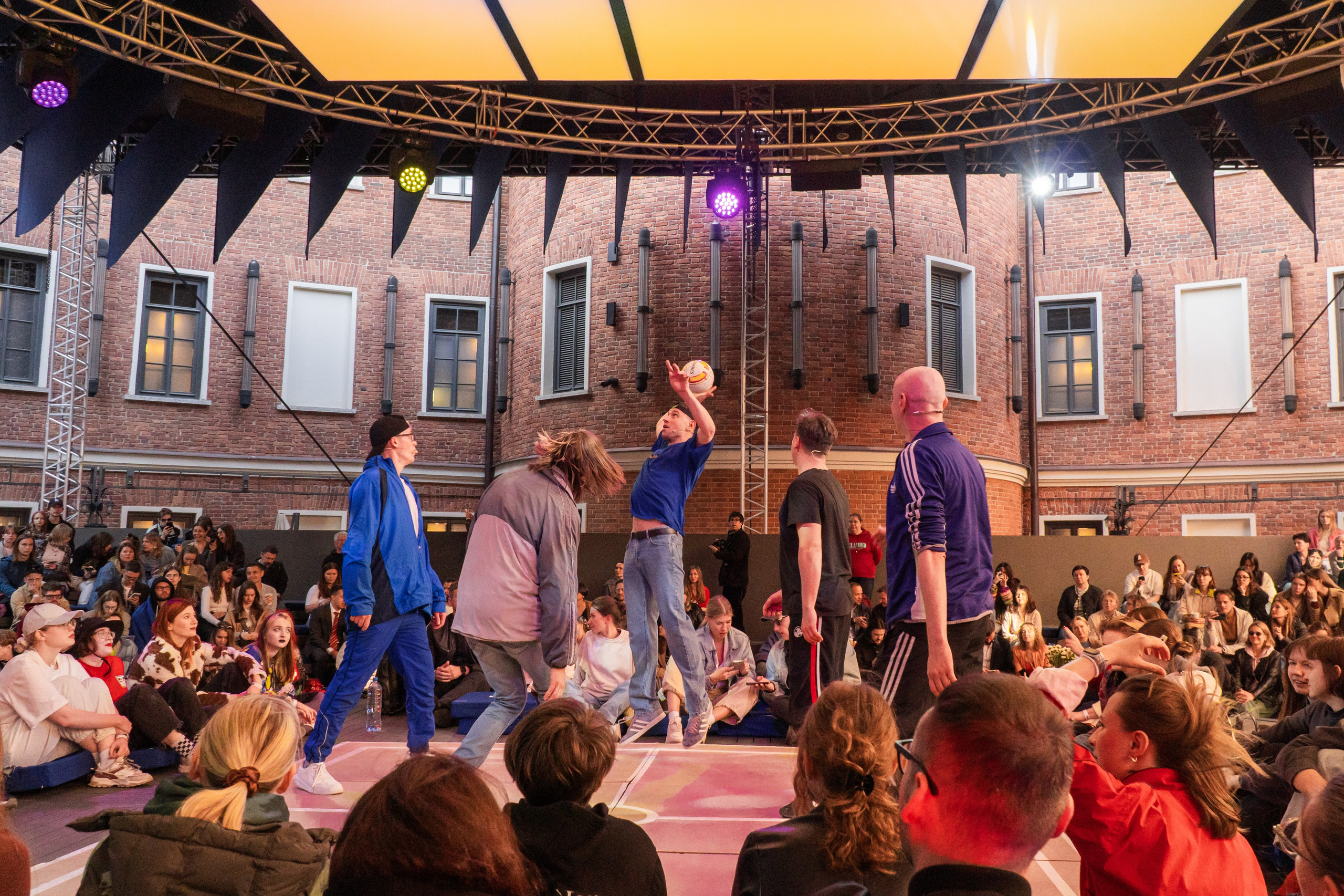 Квадрат: badtheatre. Фотограф в Санкт-Петербурге Авдотья Благовещенская