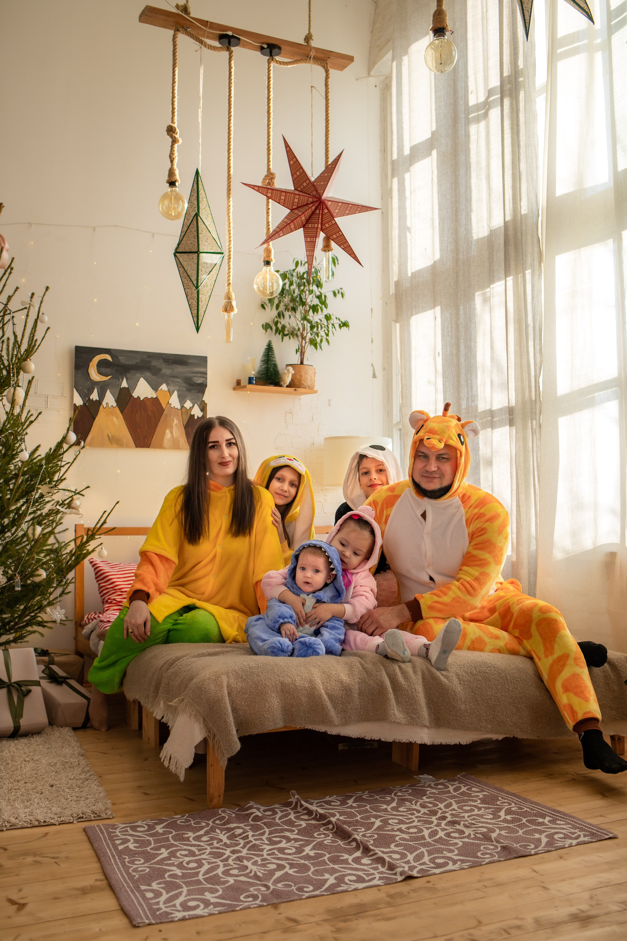 Новогодняя семейная съемка в Loft potolok. Семейный и детский фотограф в Краснодаре Ирина Лаврецкая