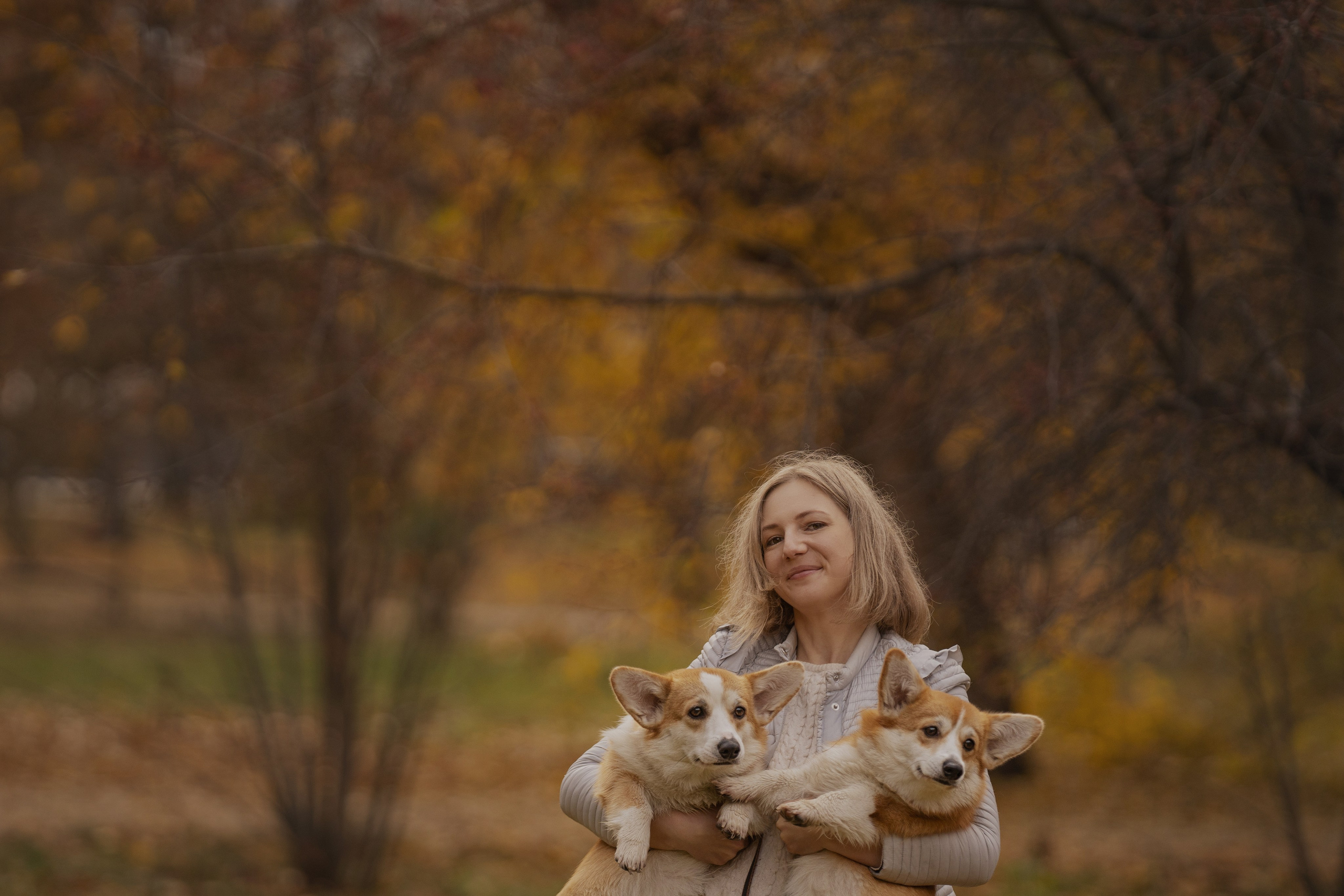 Ольга с семьей и их коргибанда. Kameramotor74