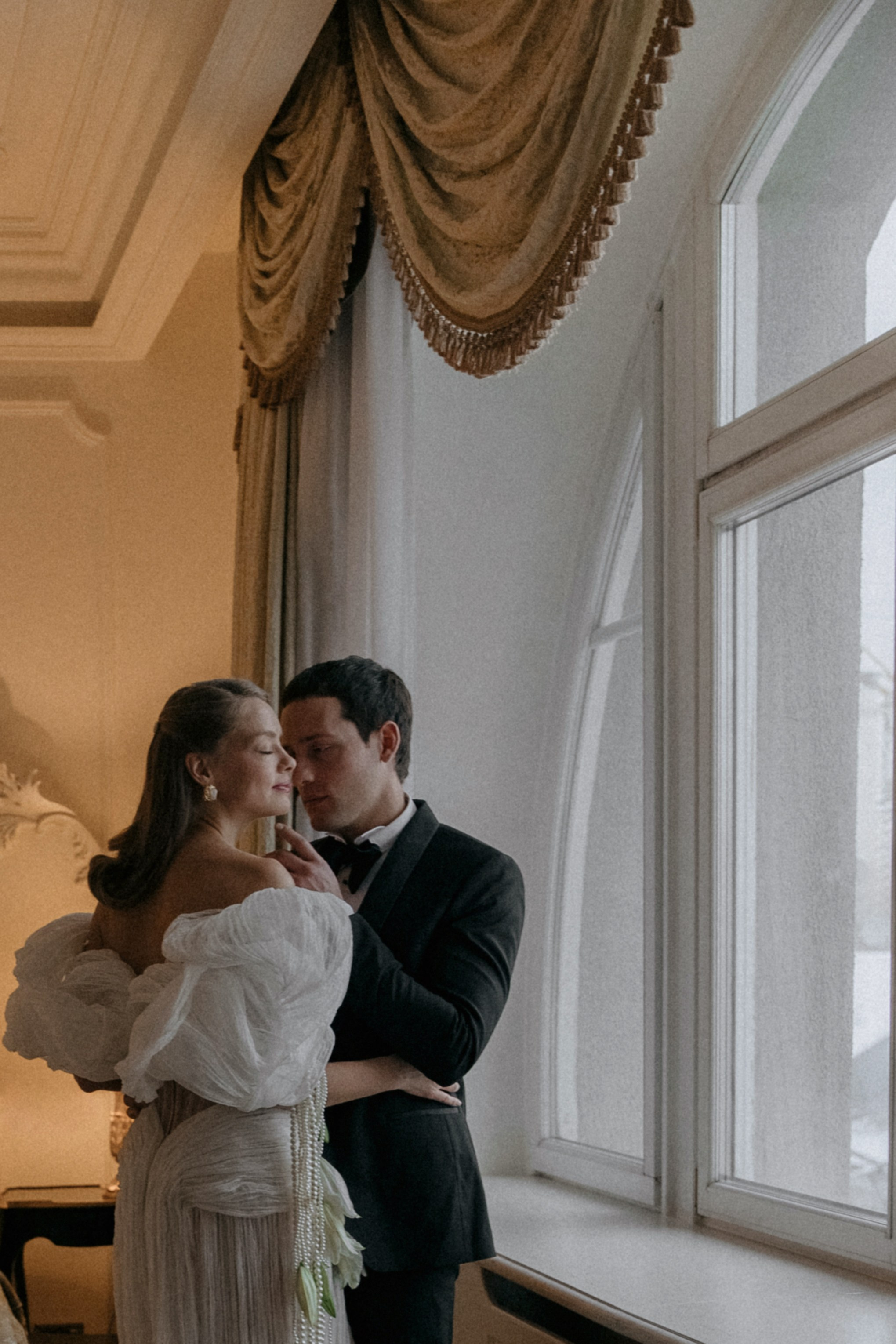 Свадебная фотосъемка в отеле Савой. Свадебный фотограф Москва