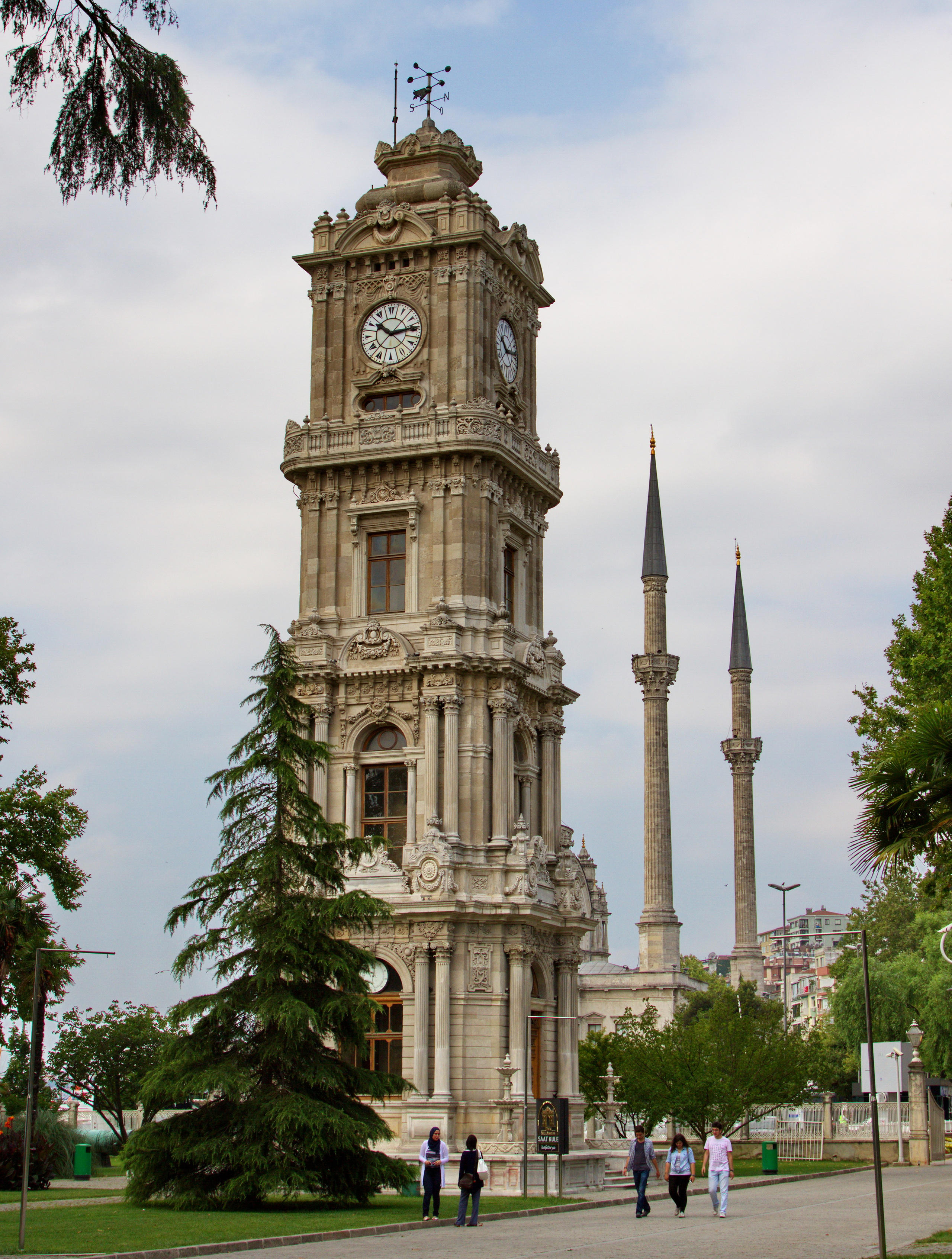 Часовая башня Долмабахче, Стамбул