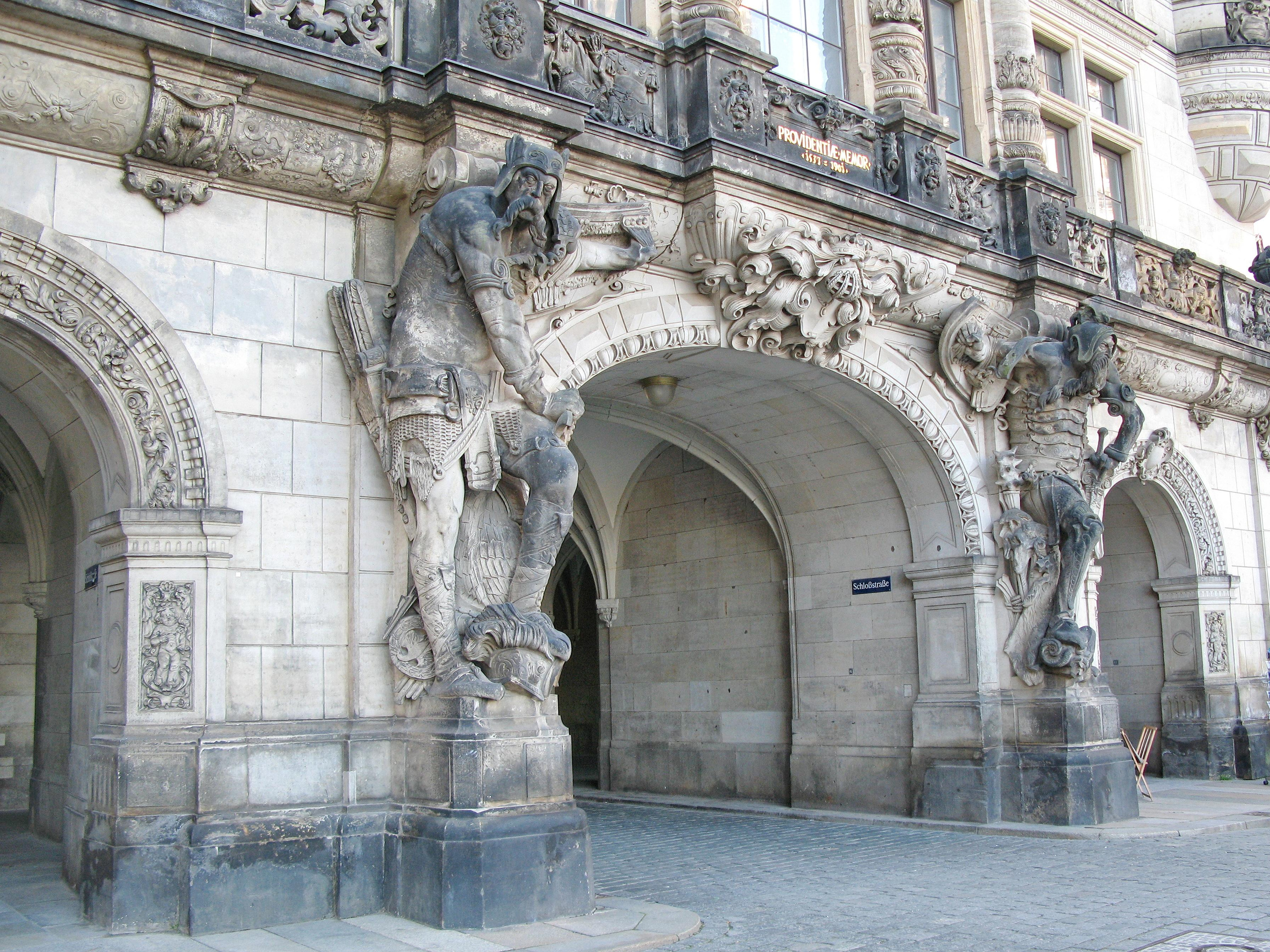 Дрезден. Город старинной архитектуры восстановленной после войны