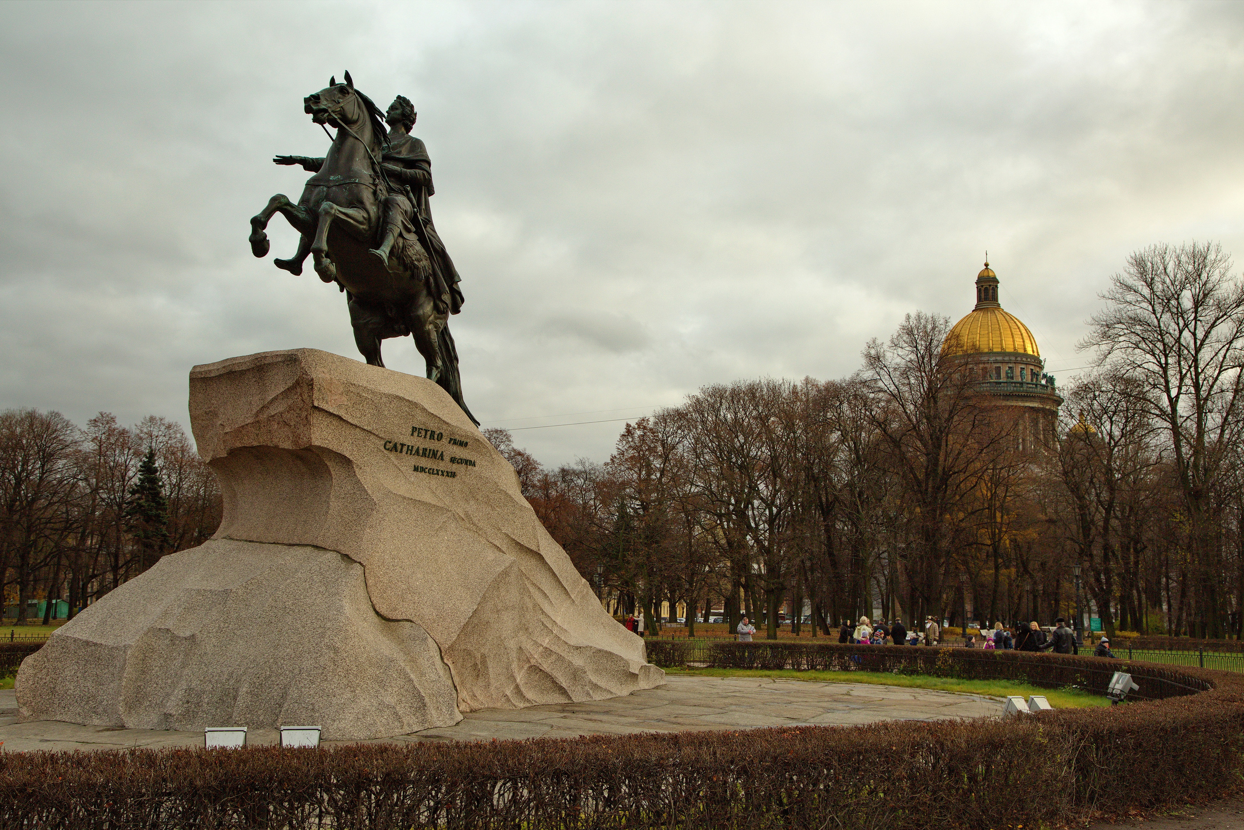 Конный памятник первому российскому императору Петру Великому,