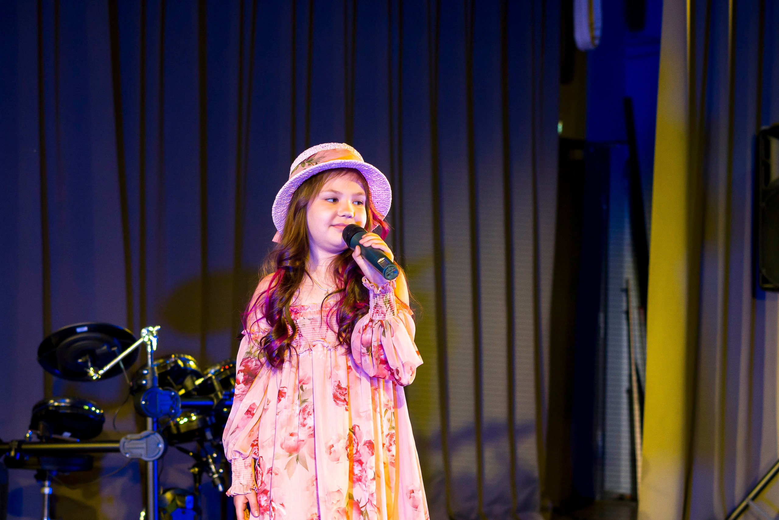 Концерт вокальной студии. Фотограф в Санкт-Петербурге. Репортажная и все съёмки для бизнеса