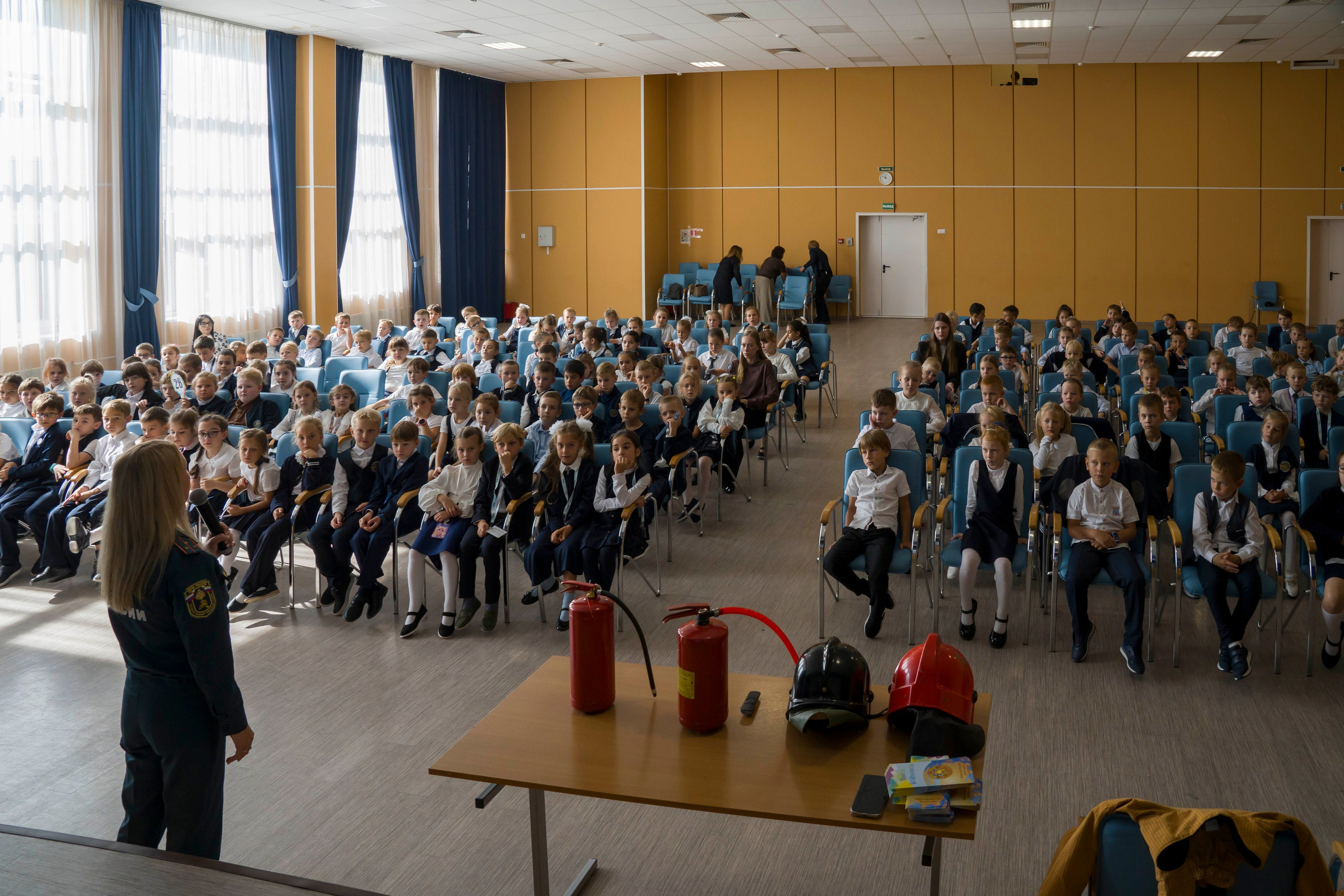 МЧС тренировка эвакуации в школе. Фотограф в Санкт-Петербурге. Репортажная и все съёмки для бизнеса