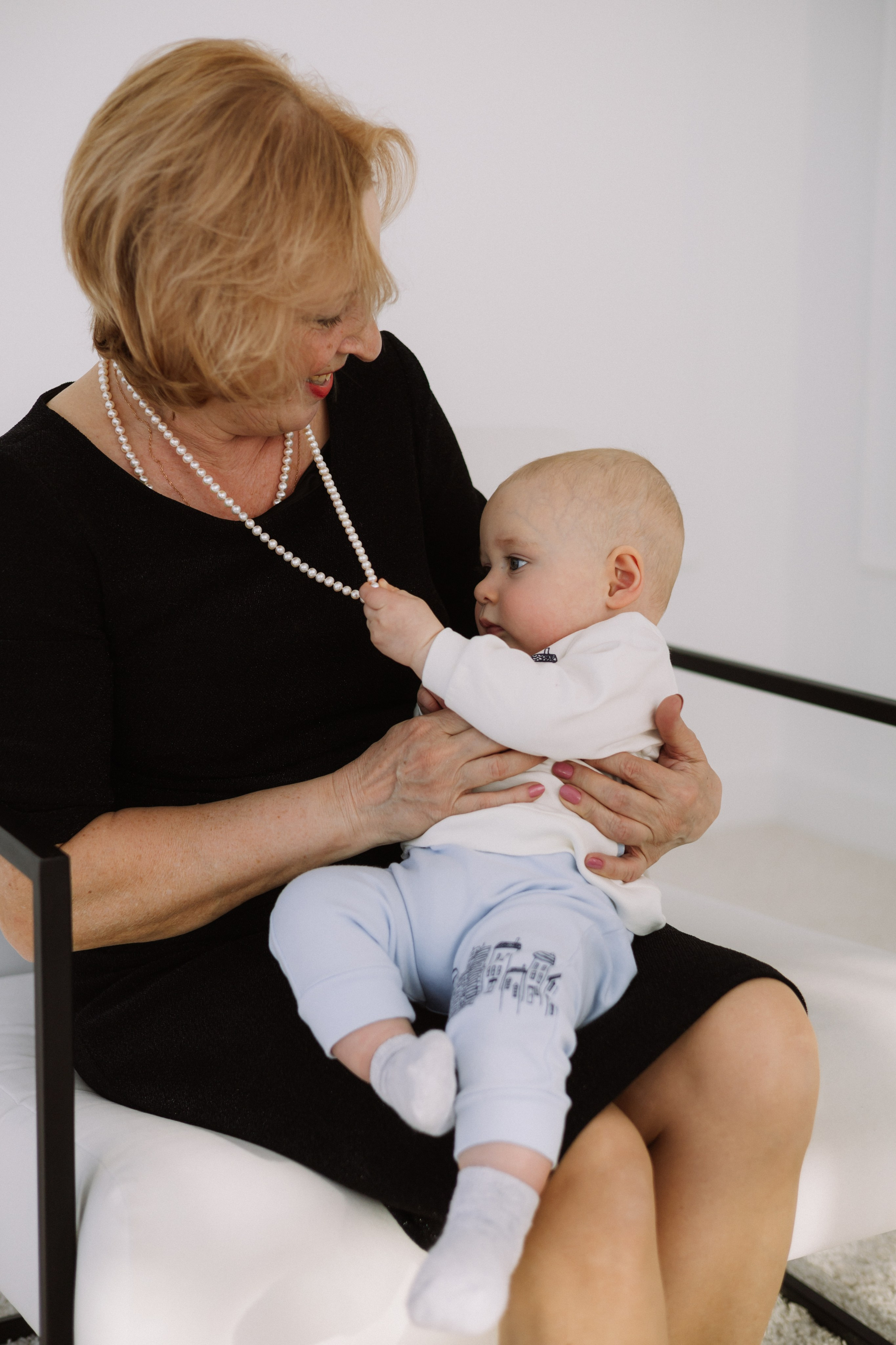 Студийная. Большая семья. Фотограф Уфа Башкирия Мухаметянова Алина. Свадебный семейный портретный