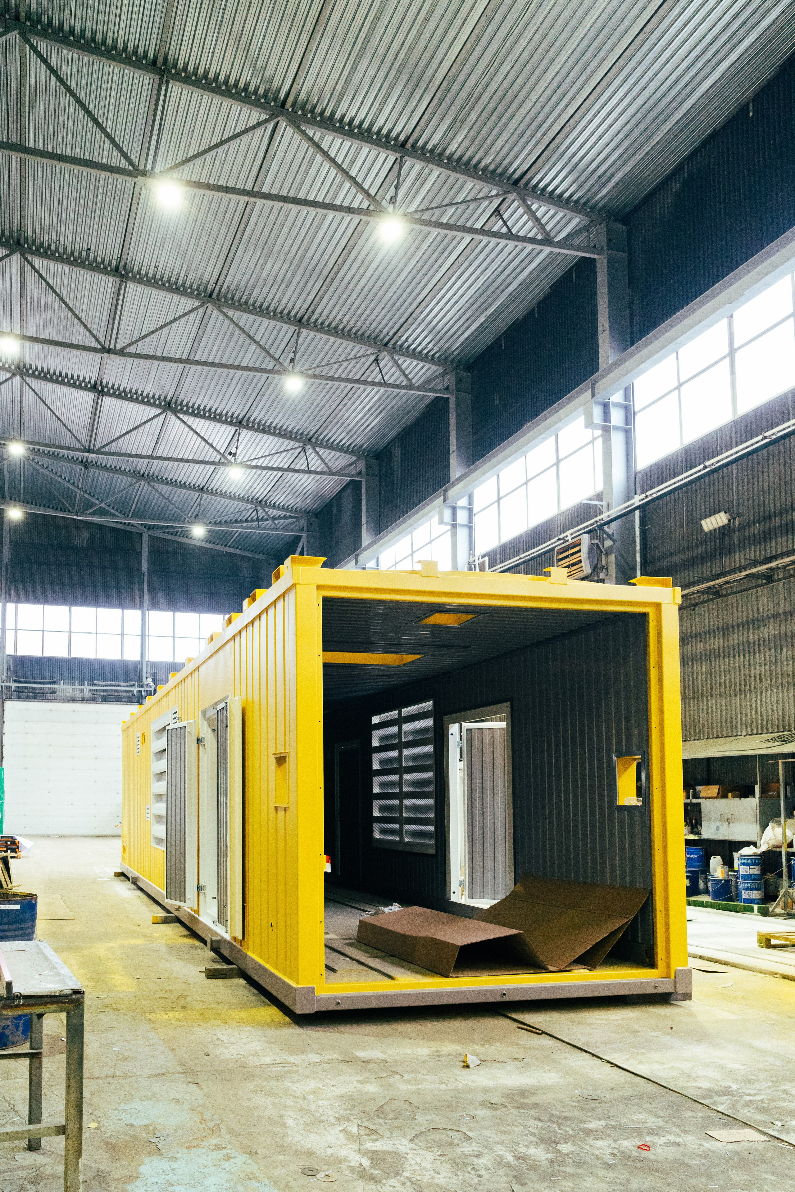 Рабочие цеха компании ПВК. Коммерческий Фотограф Виктор Фоменых