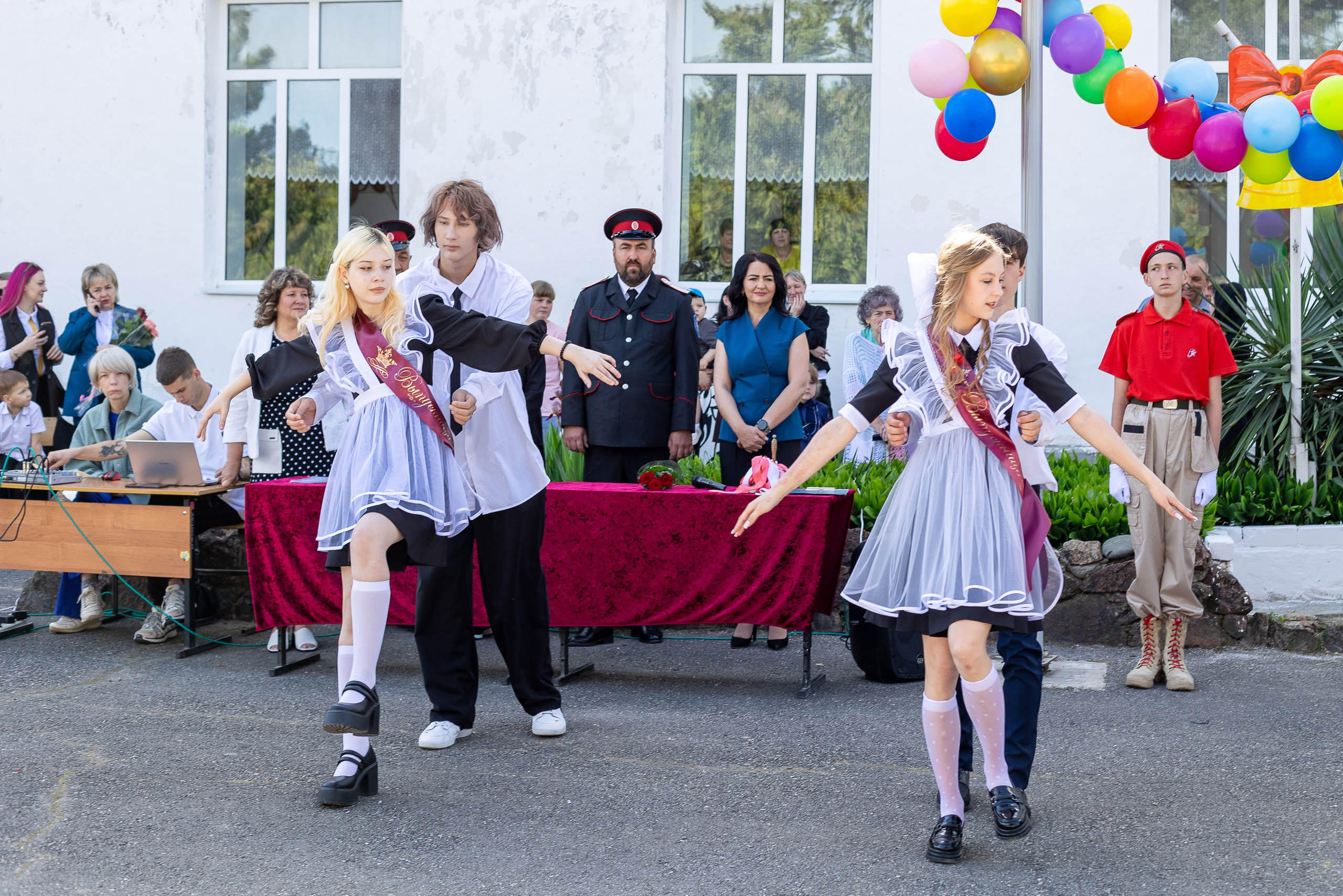 Последний звонок. Выпускные альбомы Майкоп, Краснодар Елена Золотарева