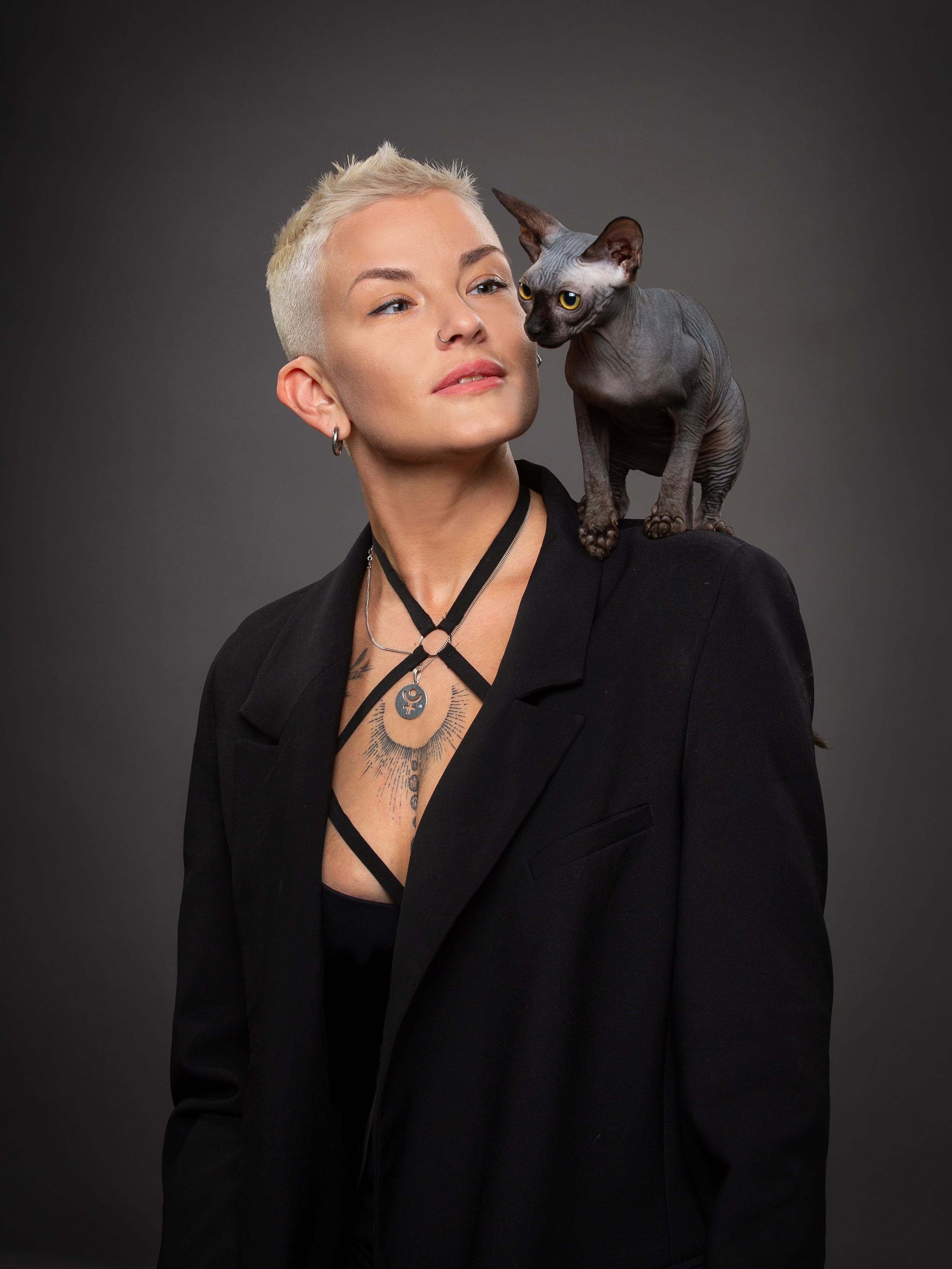 С кошкой. Фотограф Мария Кольцова