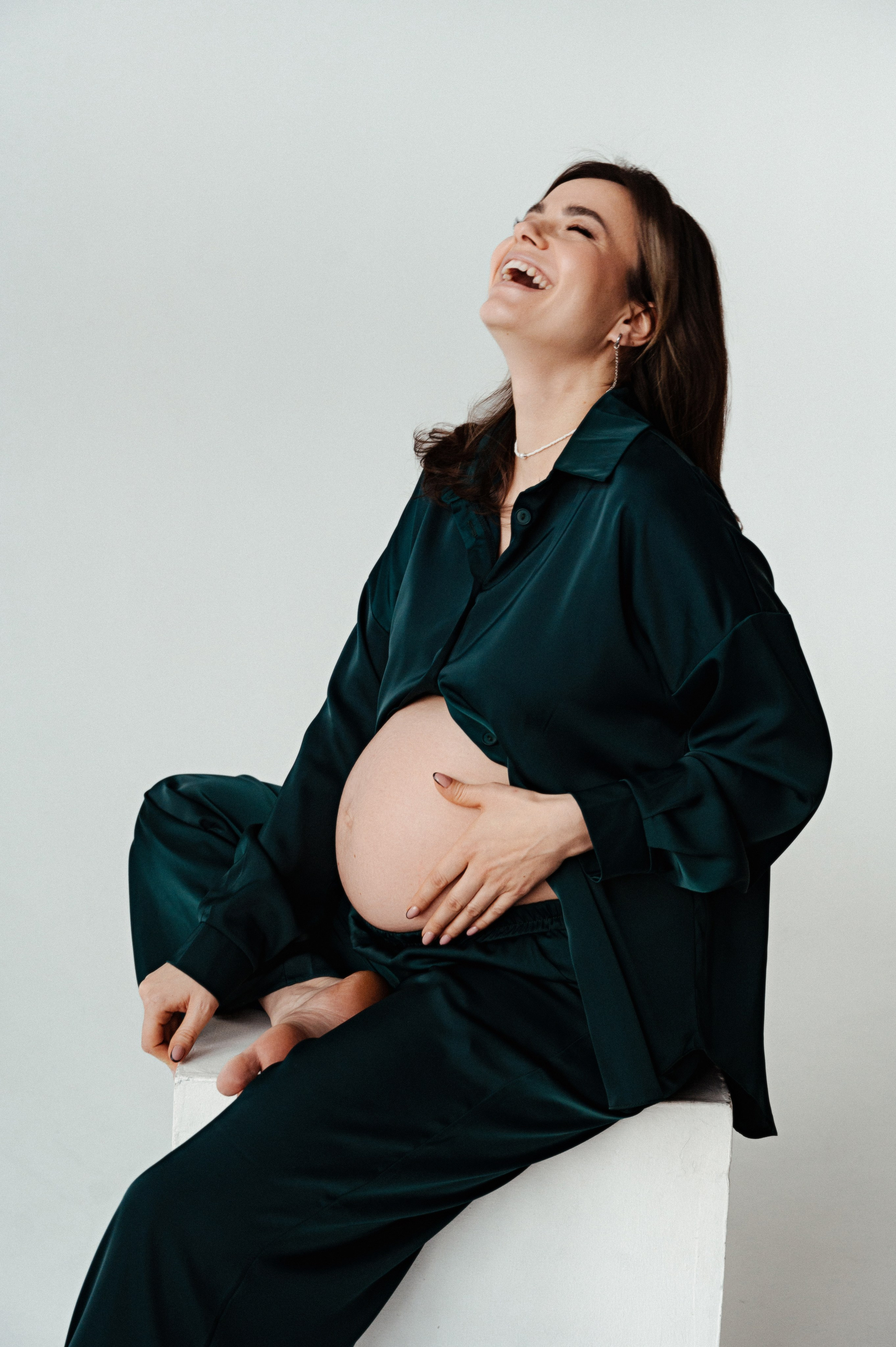 Валерия. Профессиональный фотограф беременности в СПБ. Стильные фотосессии беременности в стиле минимализм и классическая фотография