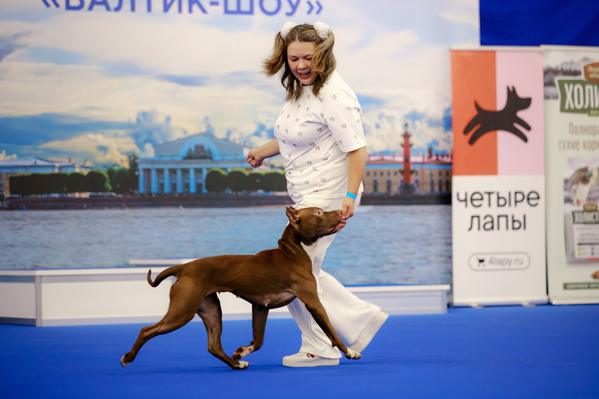 Танцы на выставке «Зоошоу», СПб. Фотограф-анималист Mary Mart — Москва, Питер