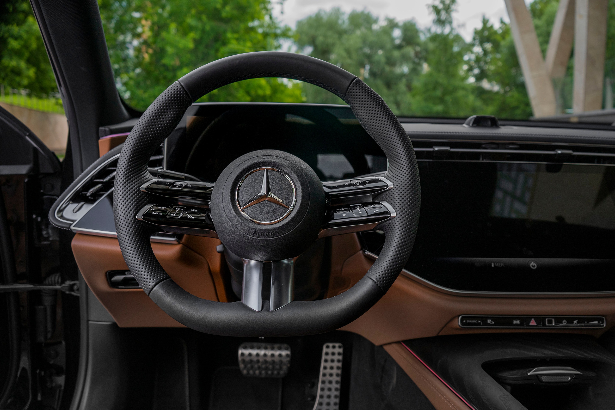 Mercedes-Benz E-class (E300). Автомобильный фотограф Ногинск Денис Городок