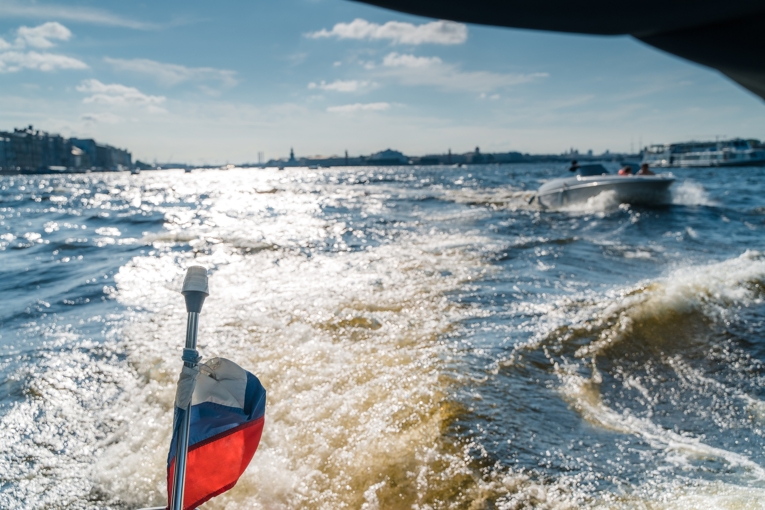 Фотосъемка девичника, встреча девушек, веселые женские портреты