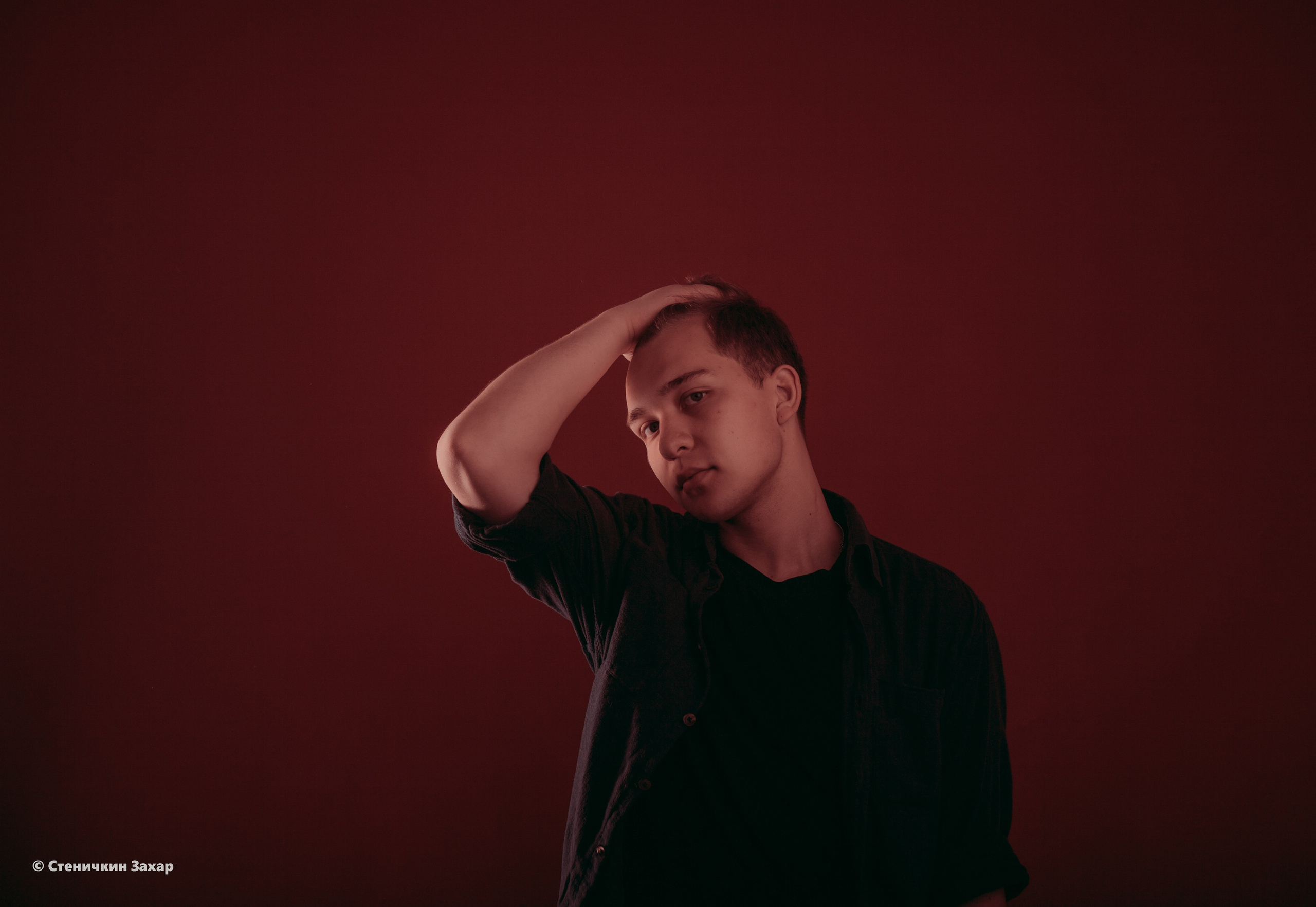 Красный фон. Репортажная и студийная съёмка в Челябинске — Захар Стеничкин