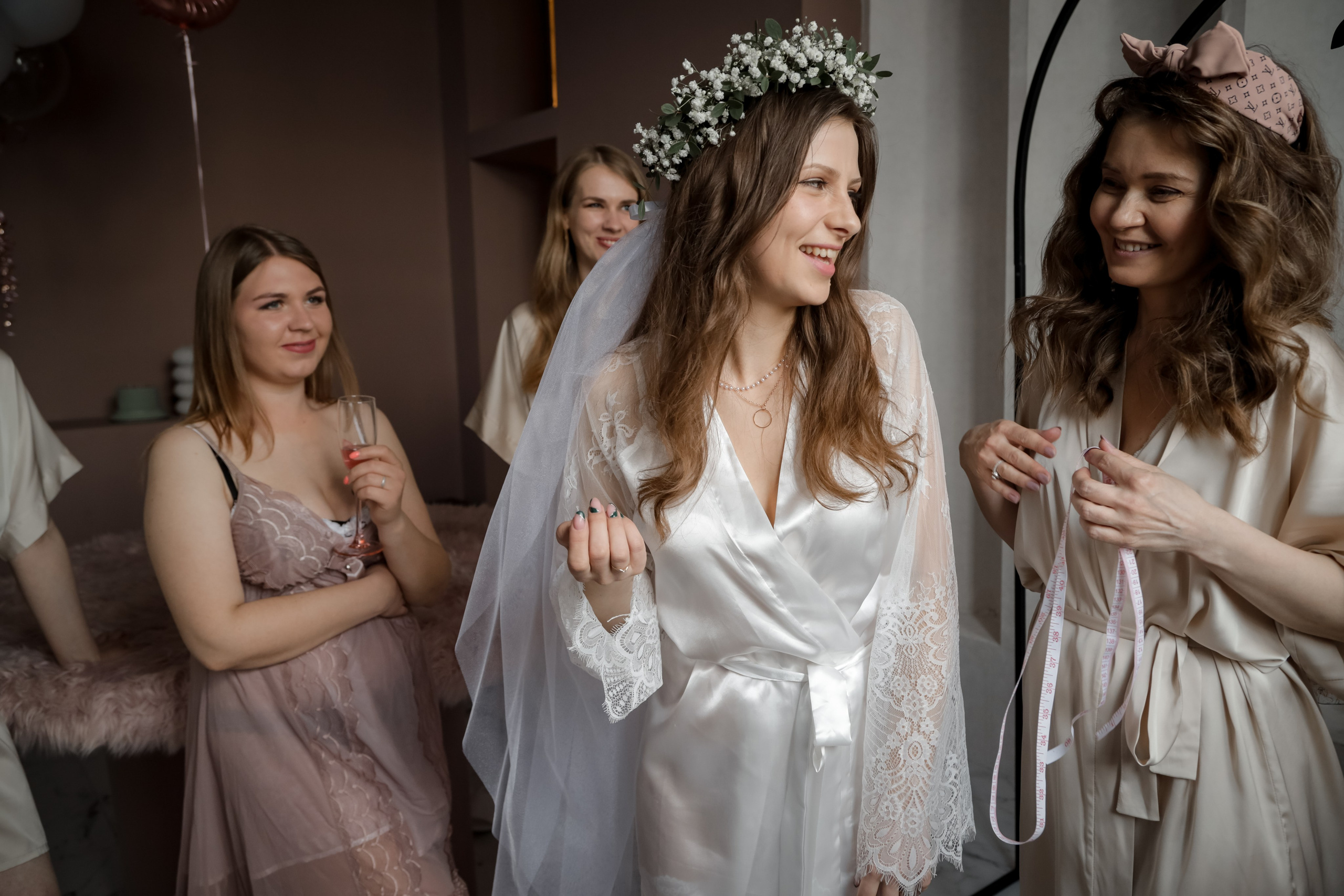 Девичник Нади с девочками в фотостудии. Свадебный фотограф Беларусь Ольга Козыренко