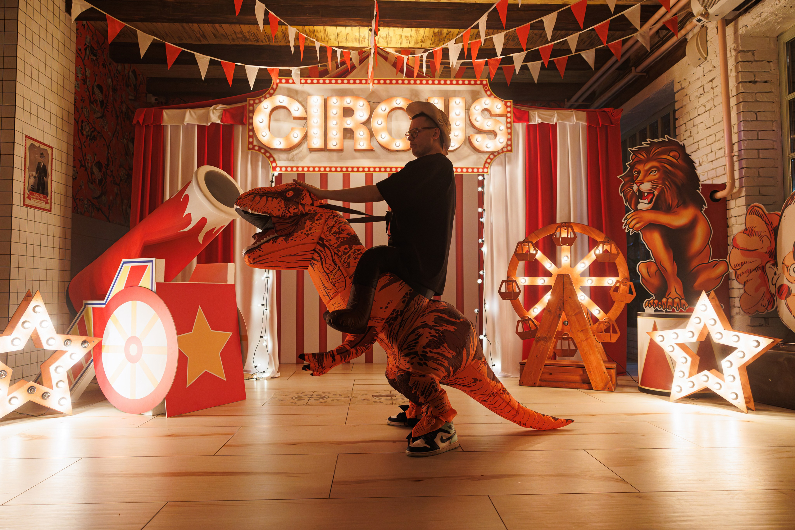 Корпоратив в стиле «Цирк». Репортажный фотограф Ольга Кочетова в Москве