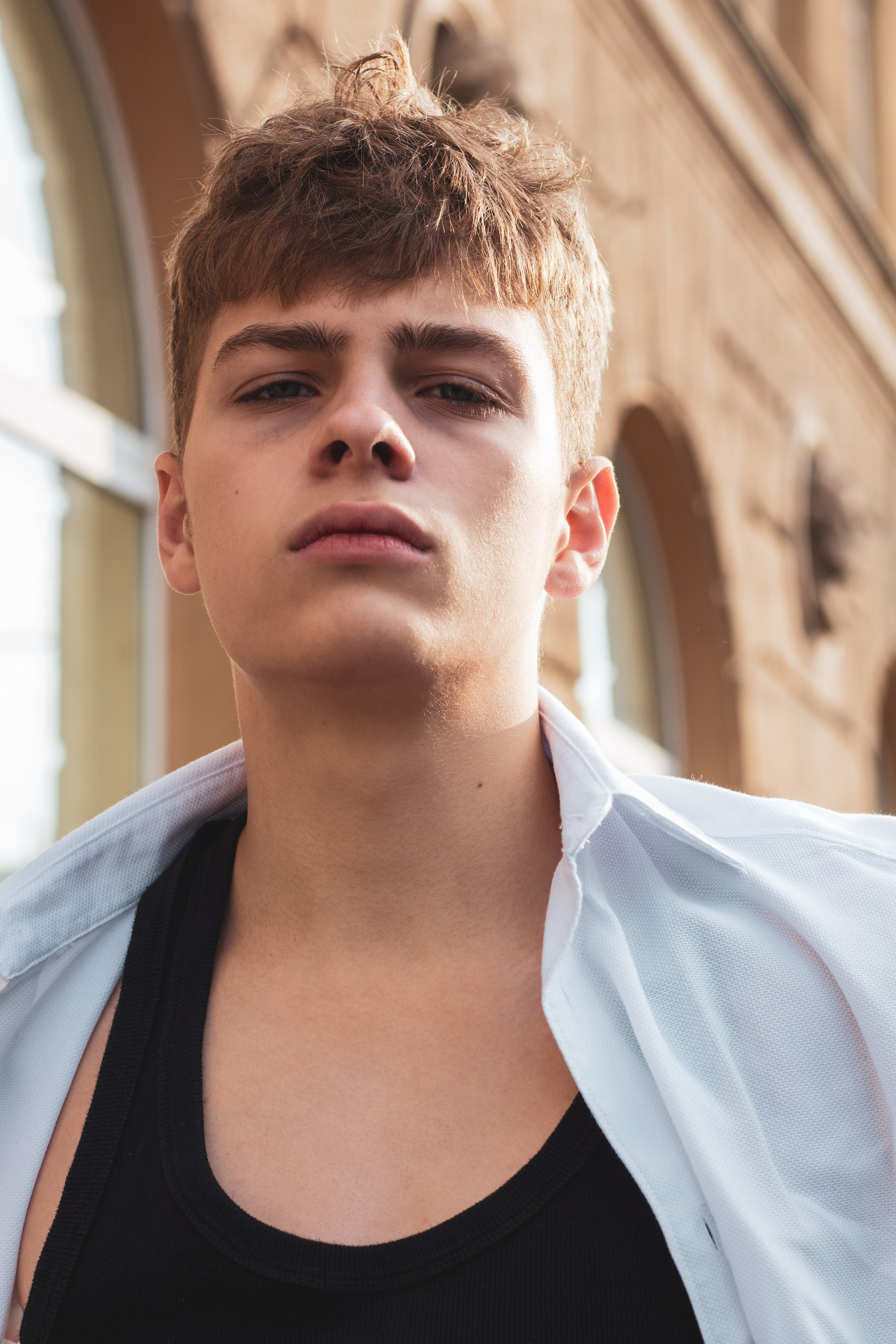 Уличная съемка — Сергей. Портретный фотограф в Орле. Готовые фото за 3 дня! Помощь в позировании. Советы по организации