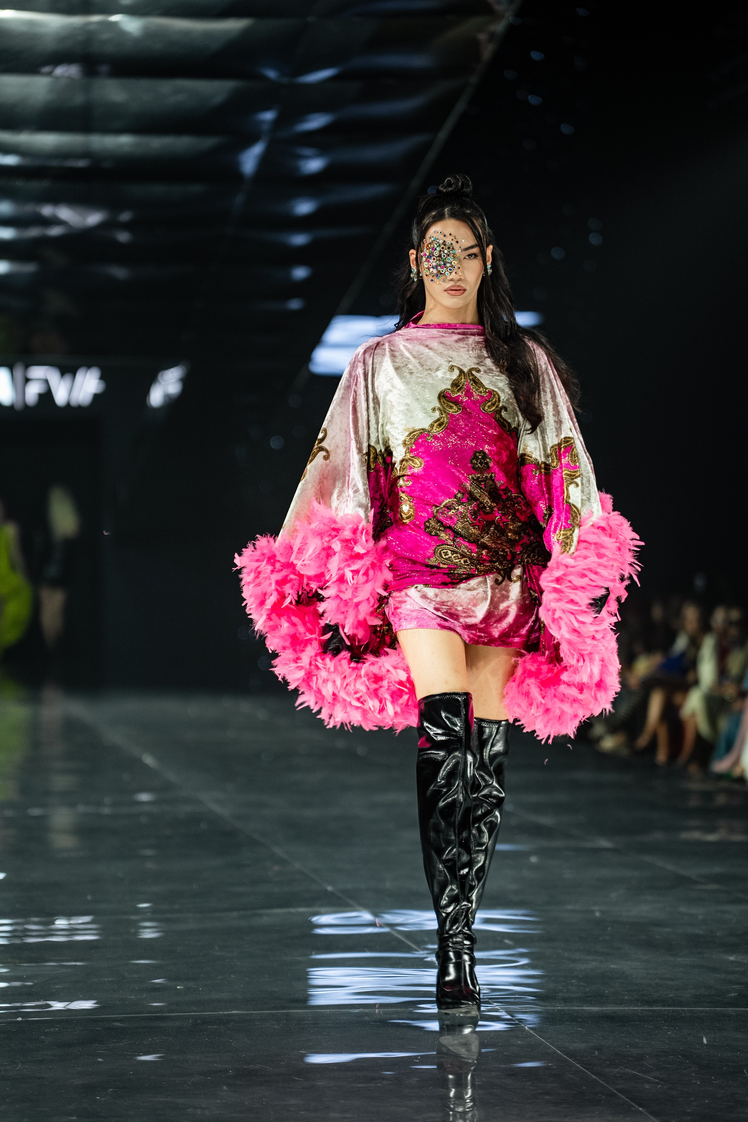 Visa Fashion Week YESYES. Сайт Алматинского НЮ АРТ, будуар и фэшн фотографа Дениса Карпенко