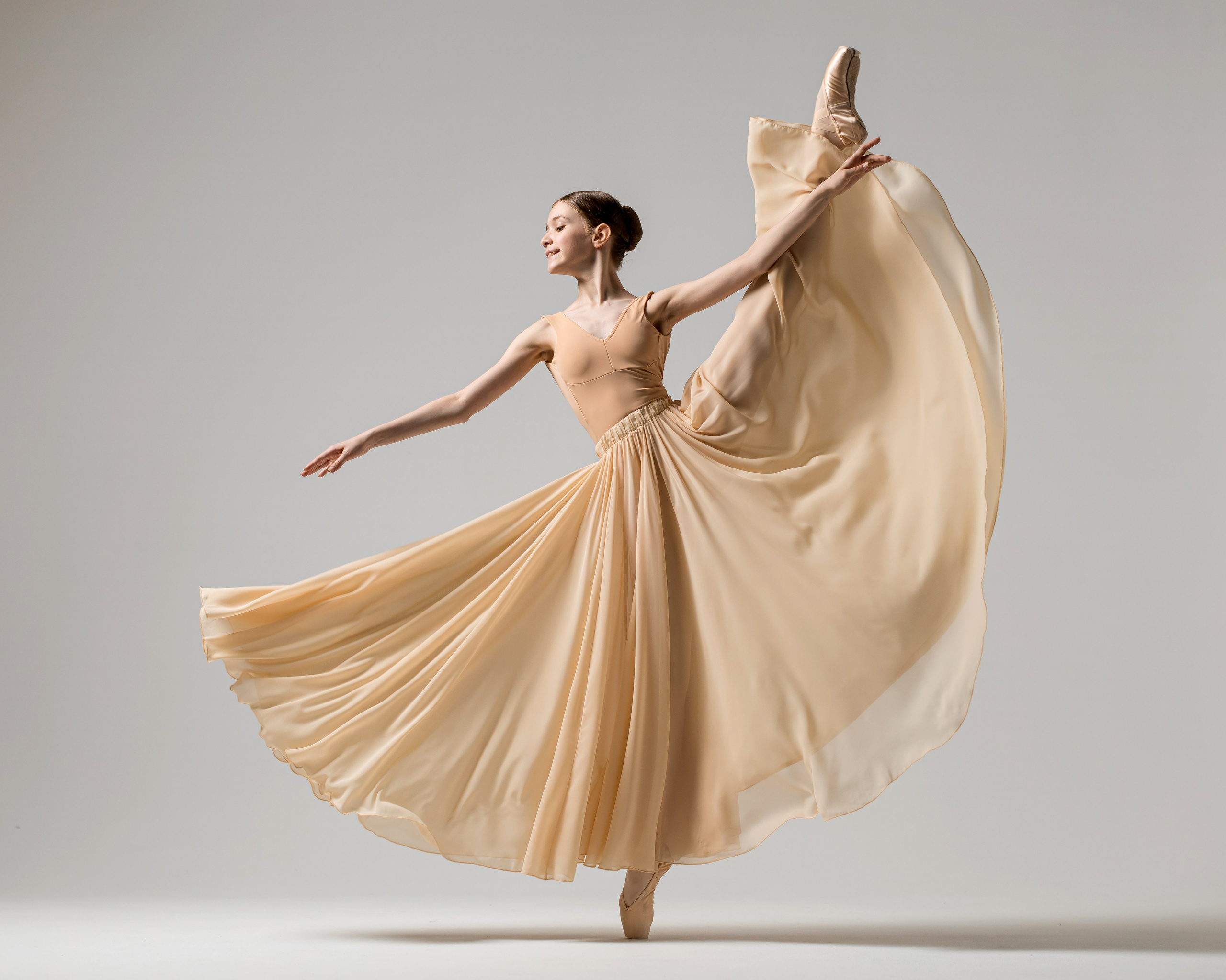 Бежевая воздушная юбка напрокат для фотосессии. Балетный фотограф Алина Ханько — Душа Балета