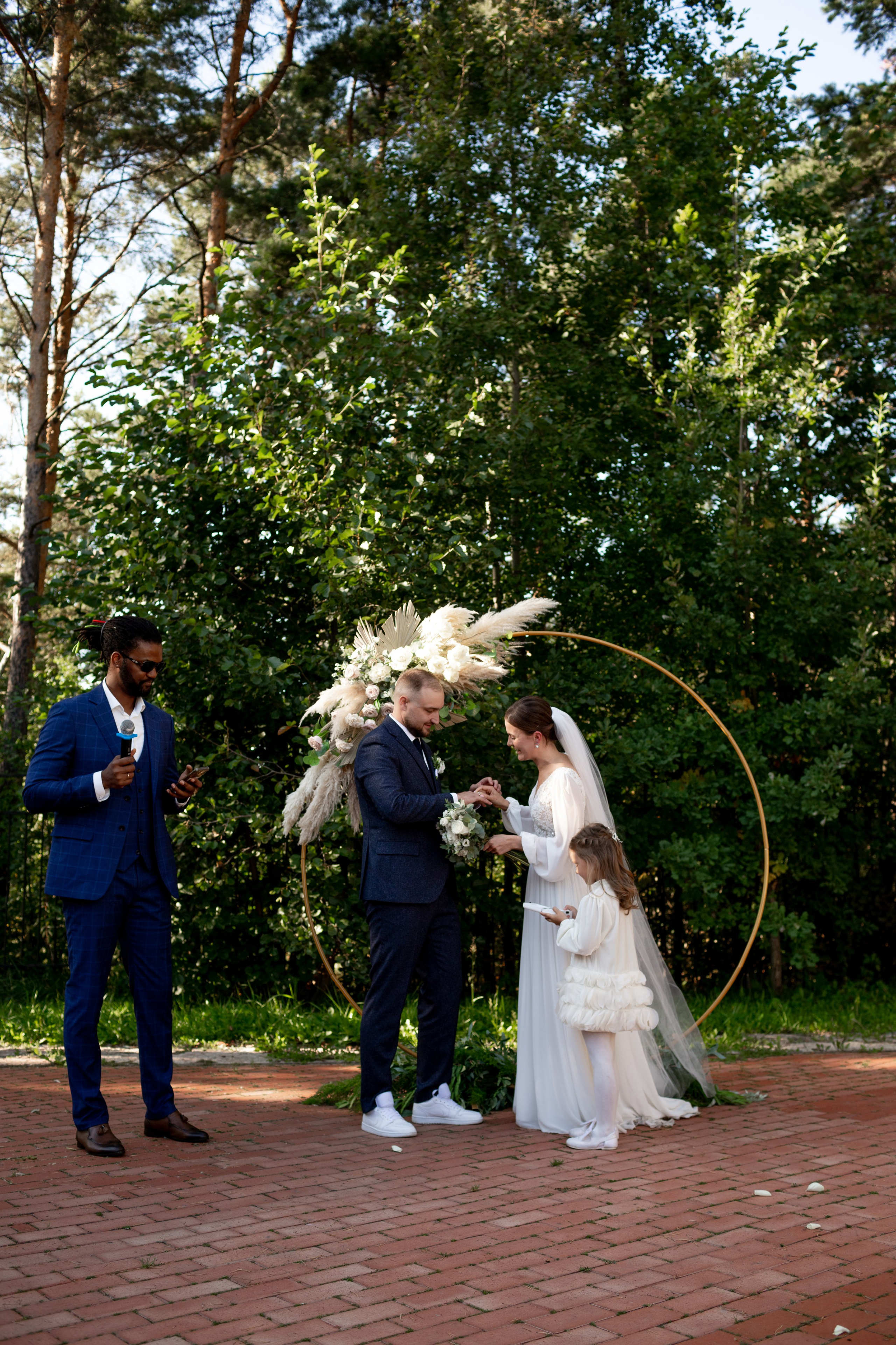 Свадебная фотопрогулка в Пушкине. Свадебный фотограф Кирилл Белый