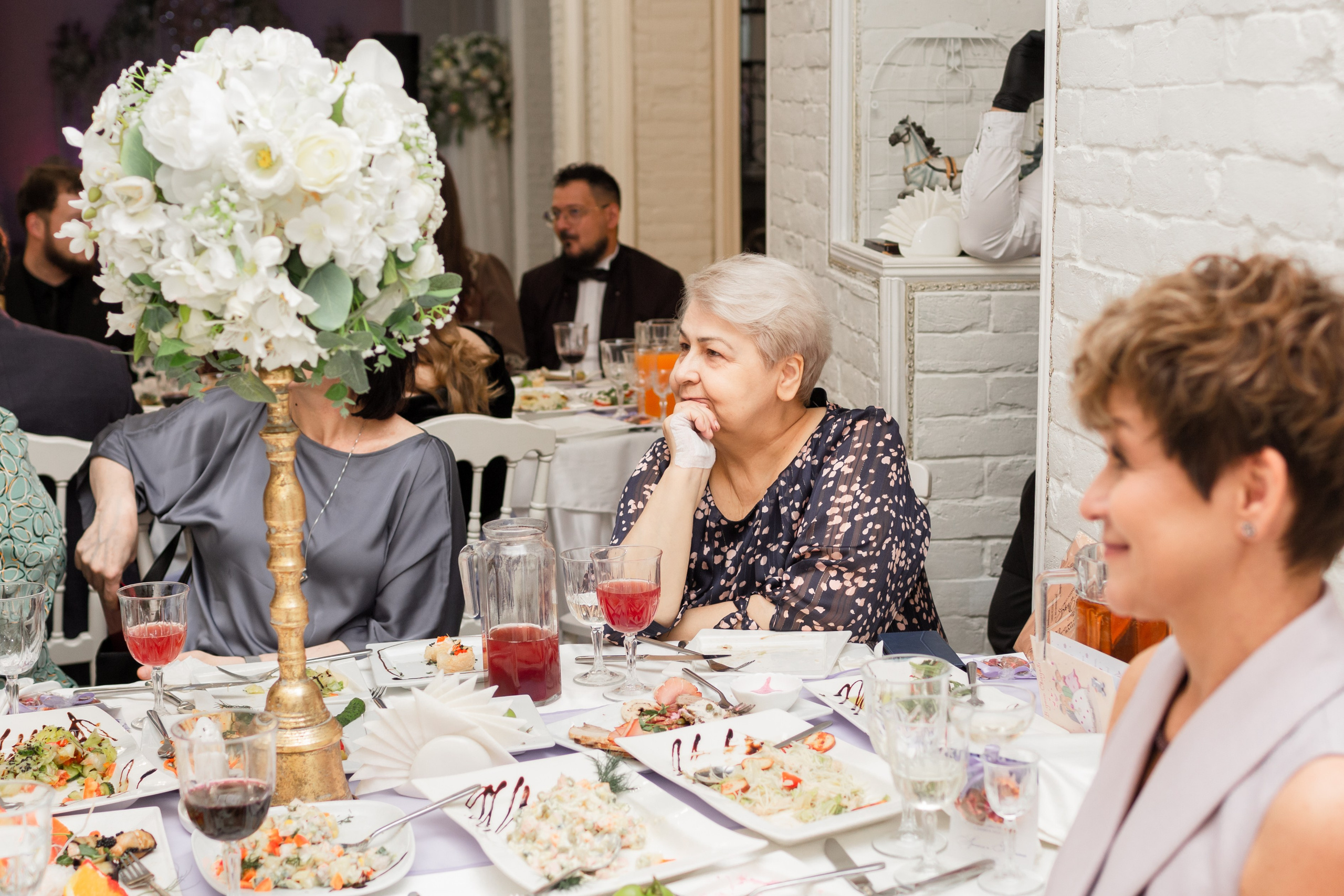 Свадьба в Петербурге в сентябре. Свадебный фотограф Кирилл Белый