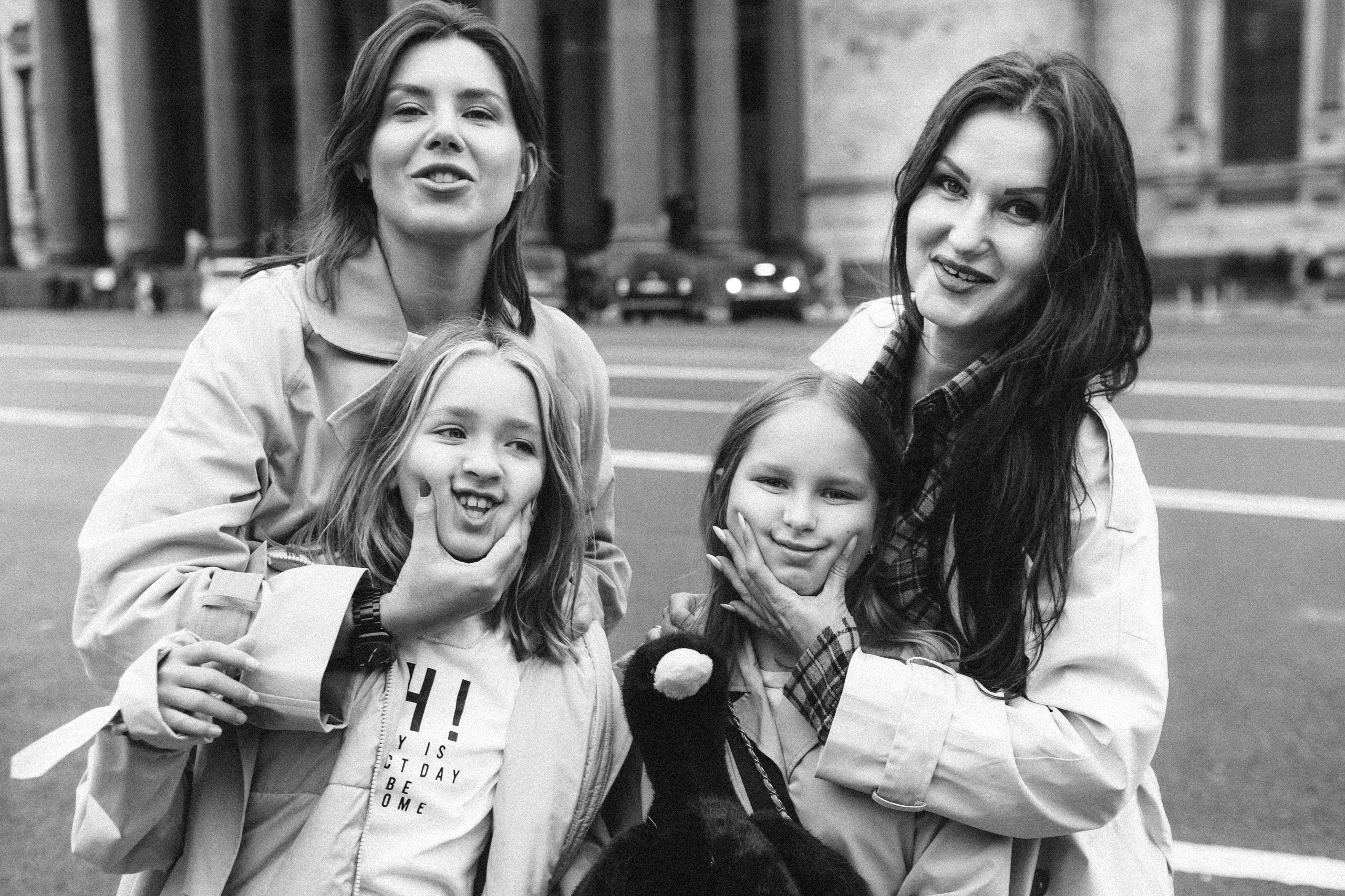 Семейная прогулочная фотосессия в Санкт-Петербурге. Фотограф в Санкт-Петербурге Кристина Брянская