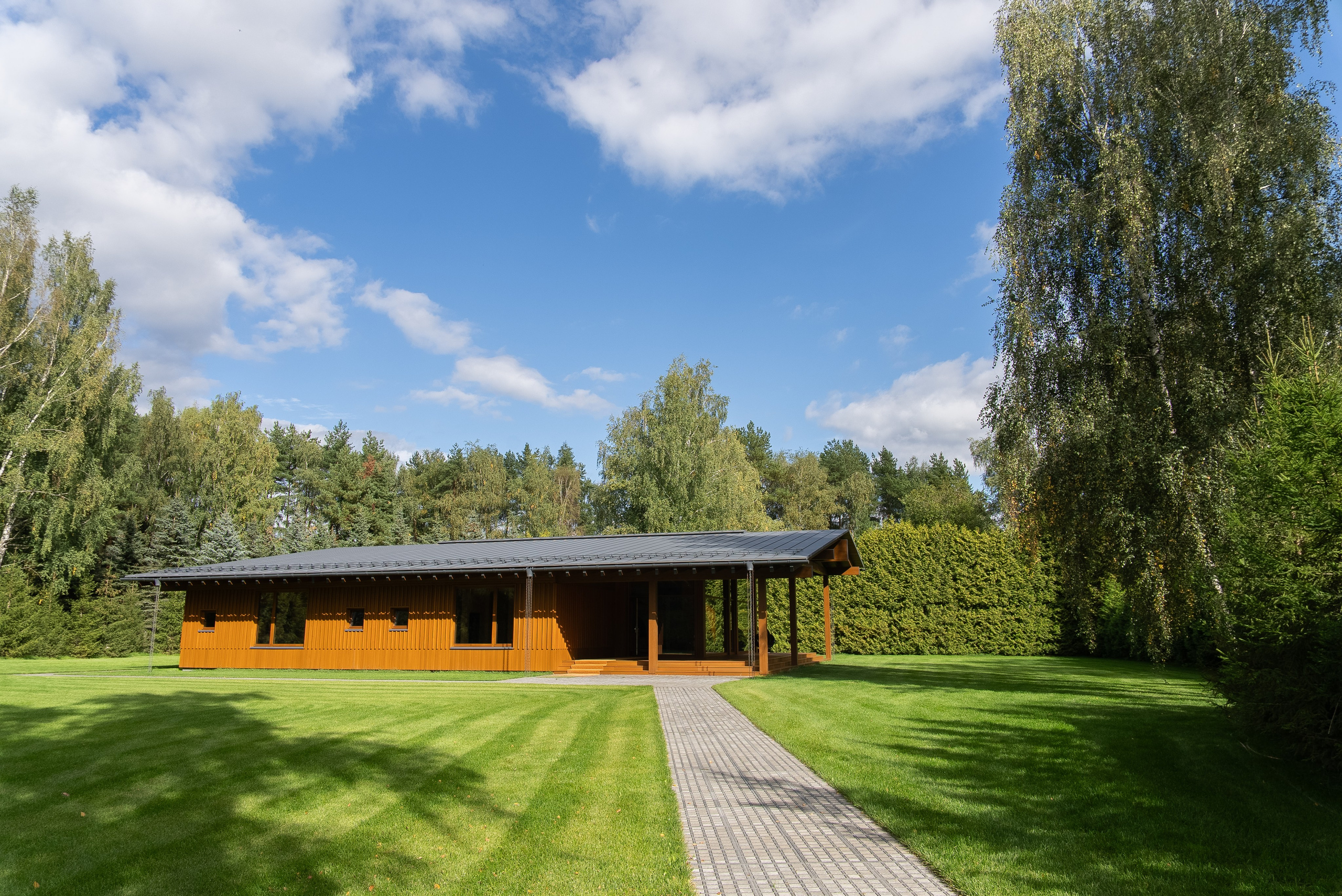 Дом для продажи. Автомобильный фотограф Светлана Усова