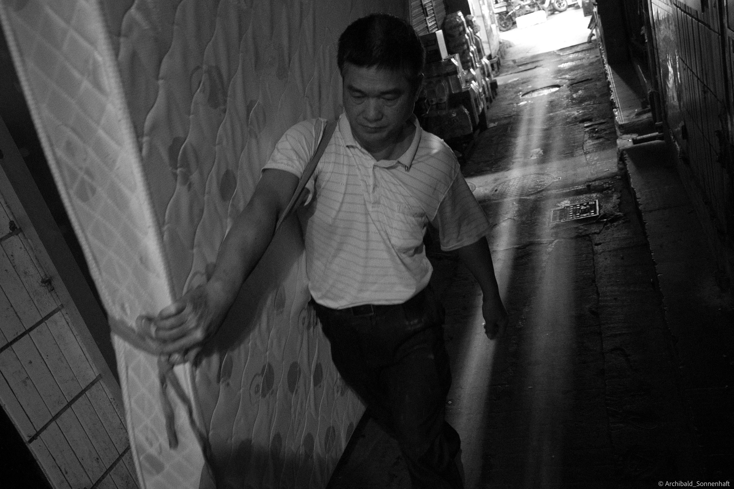 Shipai Urban Village. Photographer in Guangzhou, China. Archibald Sonnenhaft