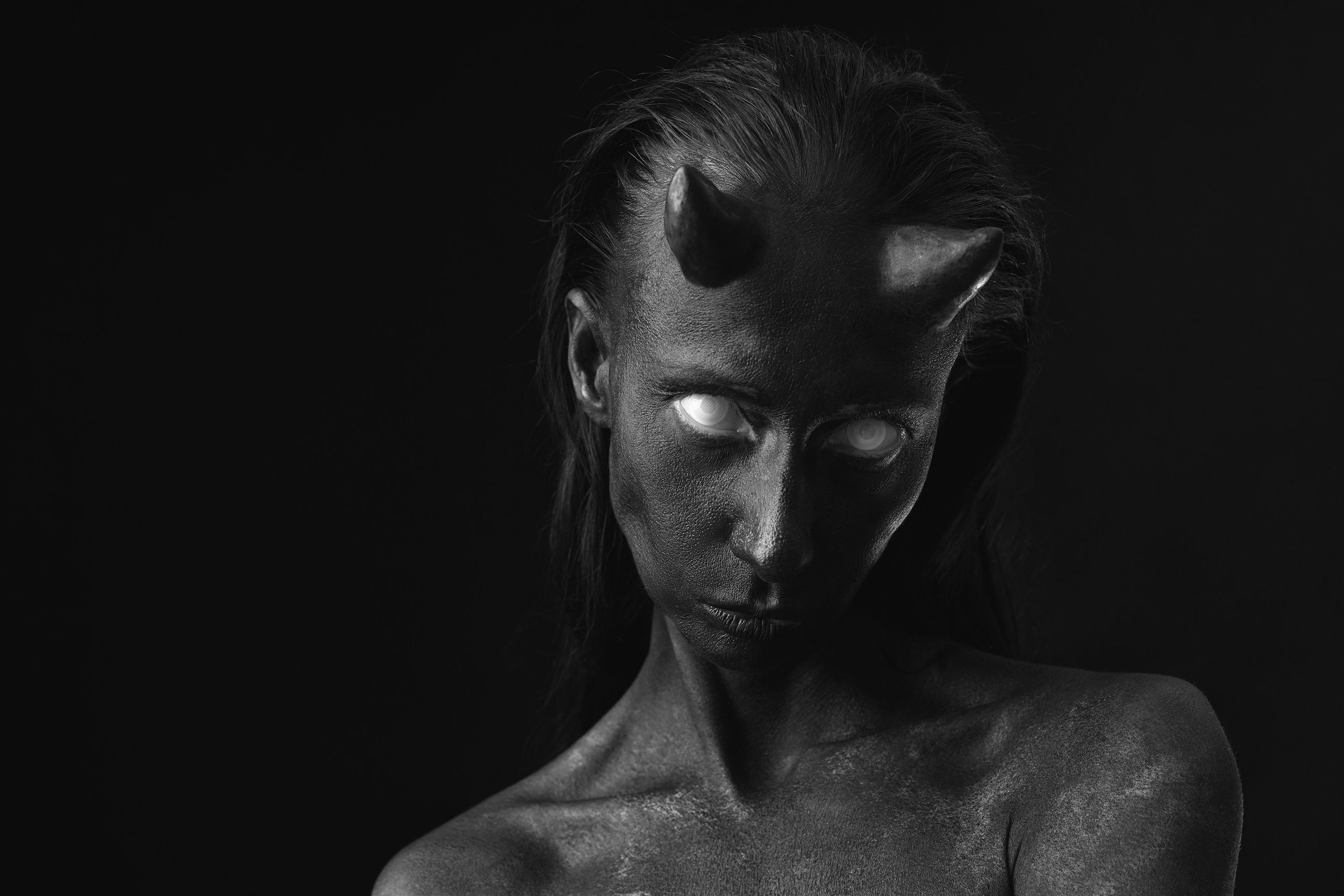 Dämon: Schwarz auf Schwarz. Арт-фотограф. Coffelisk