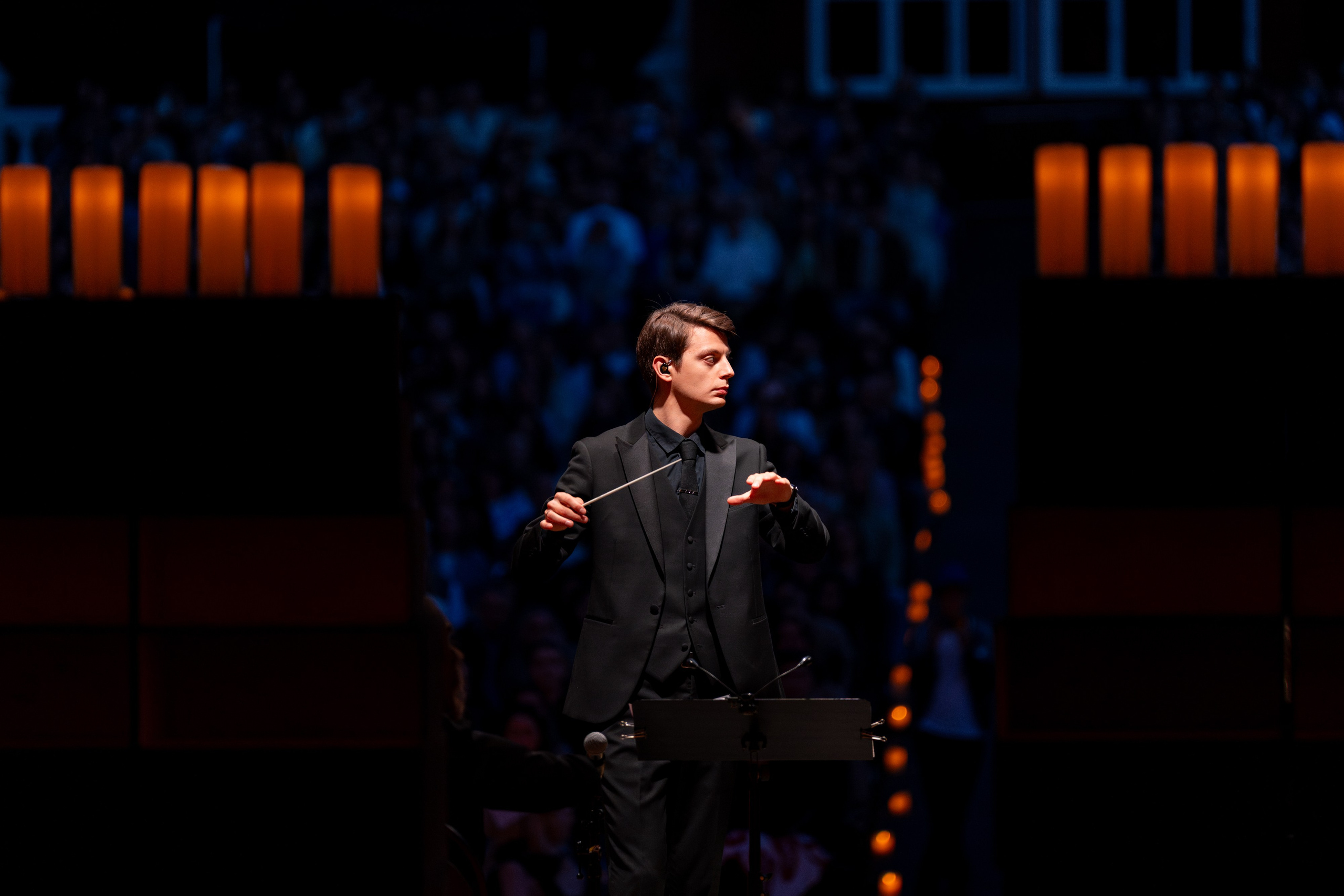 Симфонический оркестр Lumisfera при свечах. Фотограф Никита Комаров