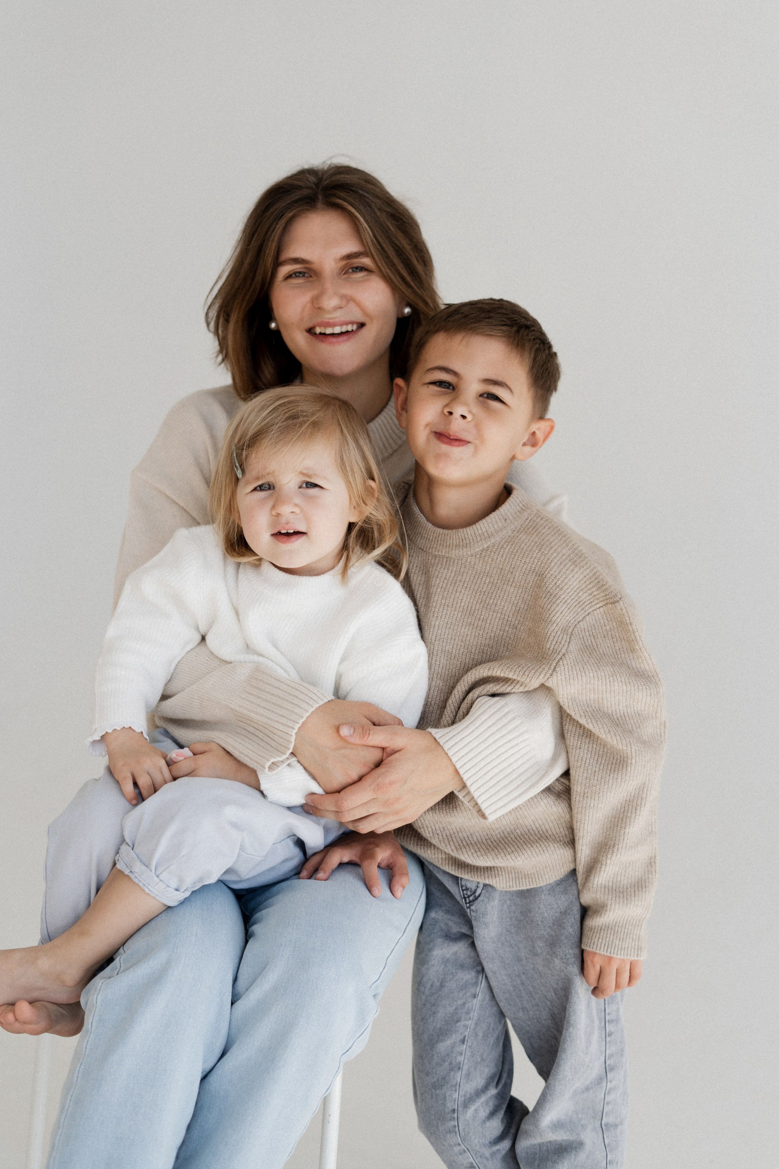 Оля, Артемий, Вера. Главная