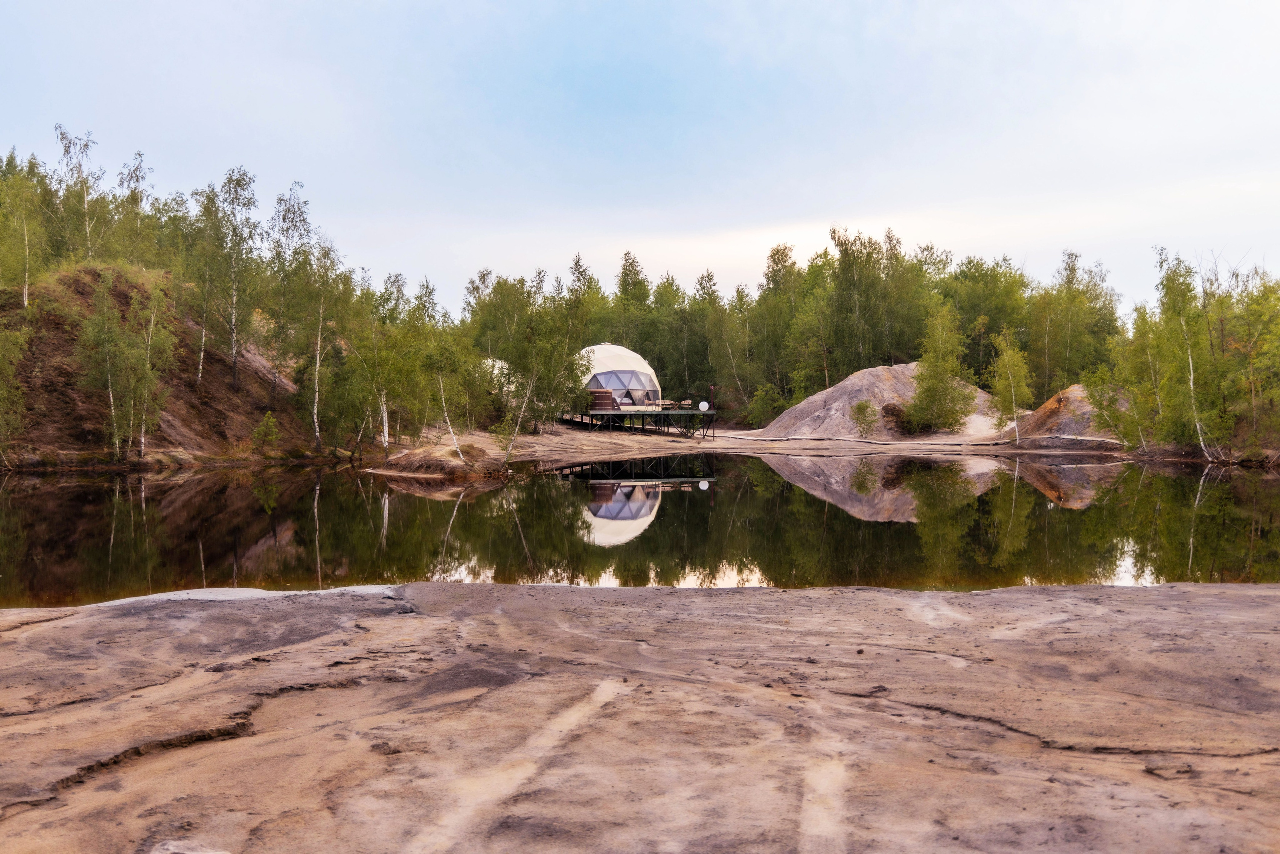 СПА глэмпинг на цветных озёрах