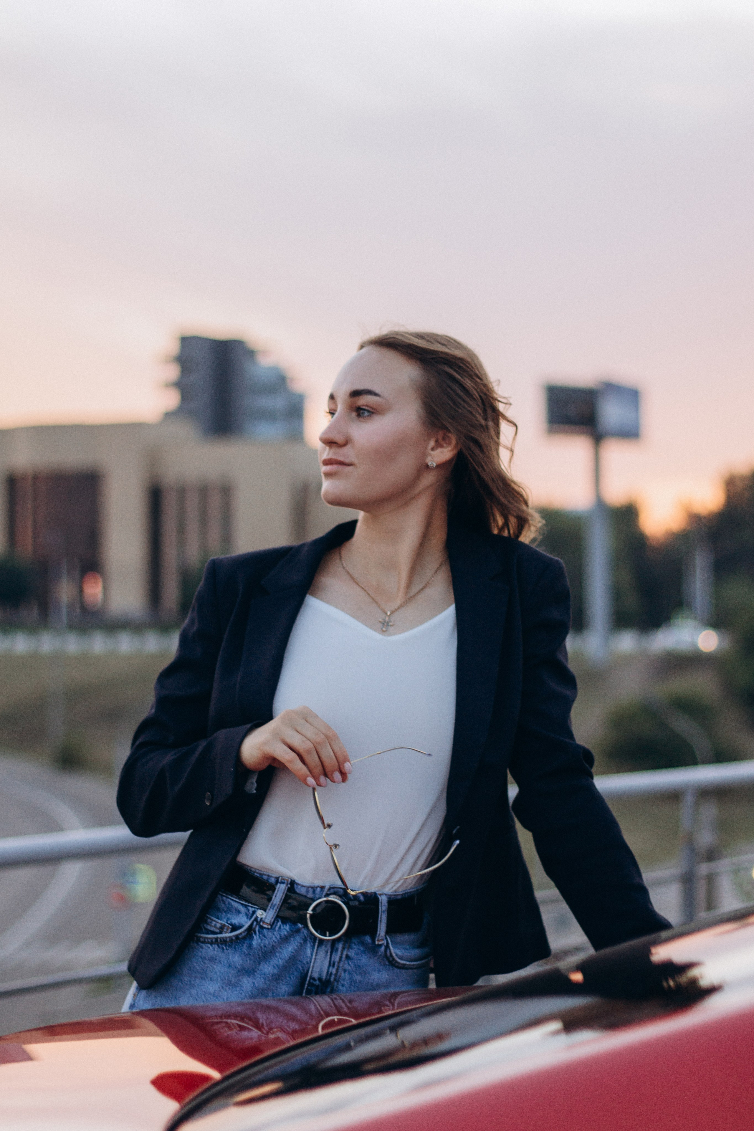 Girl and Car. Фотограф Красноярск Архипова Алина