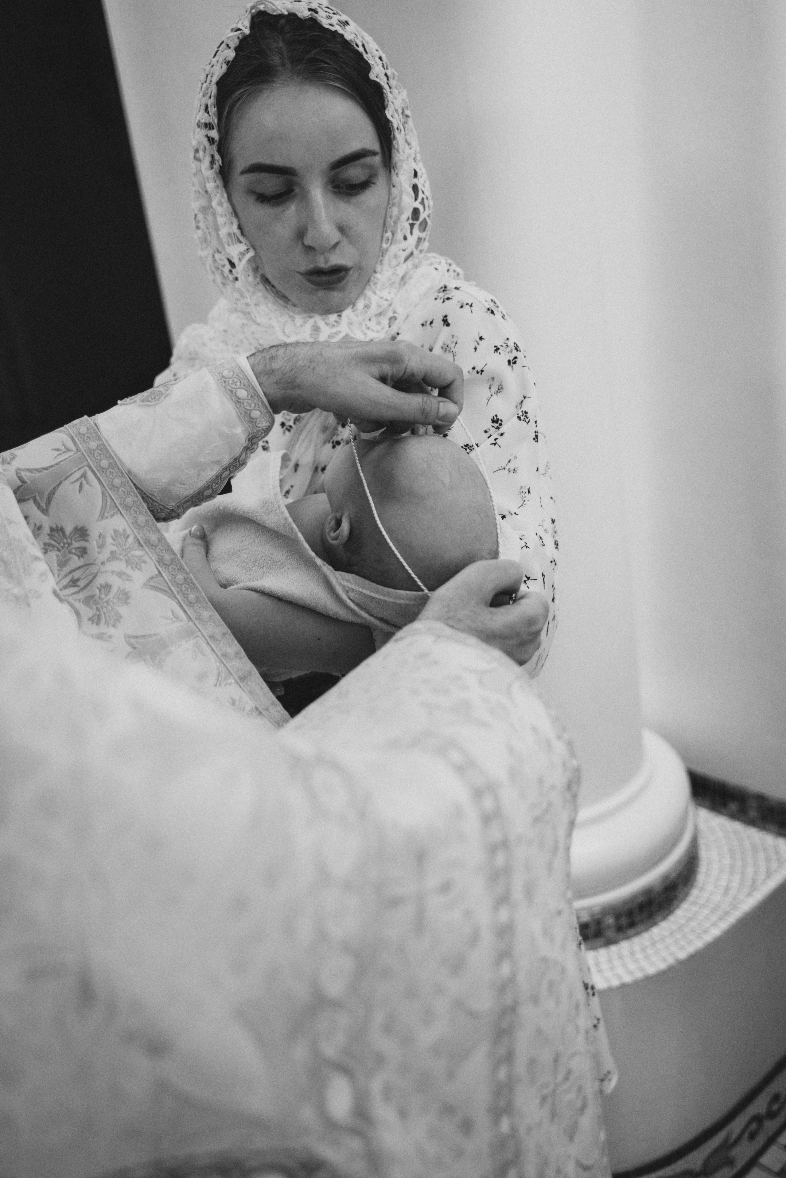 Крещение маленькой Александры (частичная конфиденциальность). Семейный фотограф в Минске Дарья Дреко