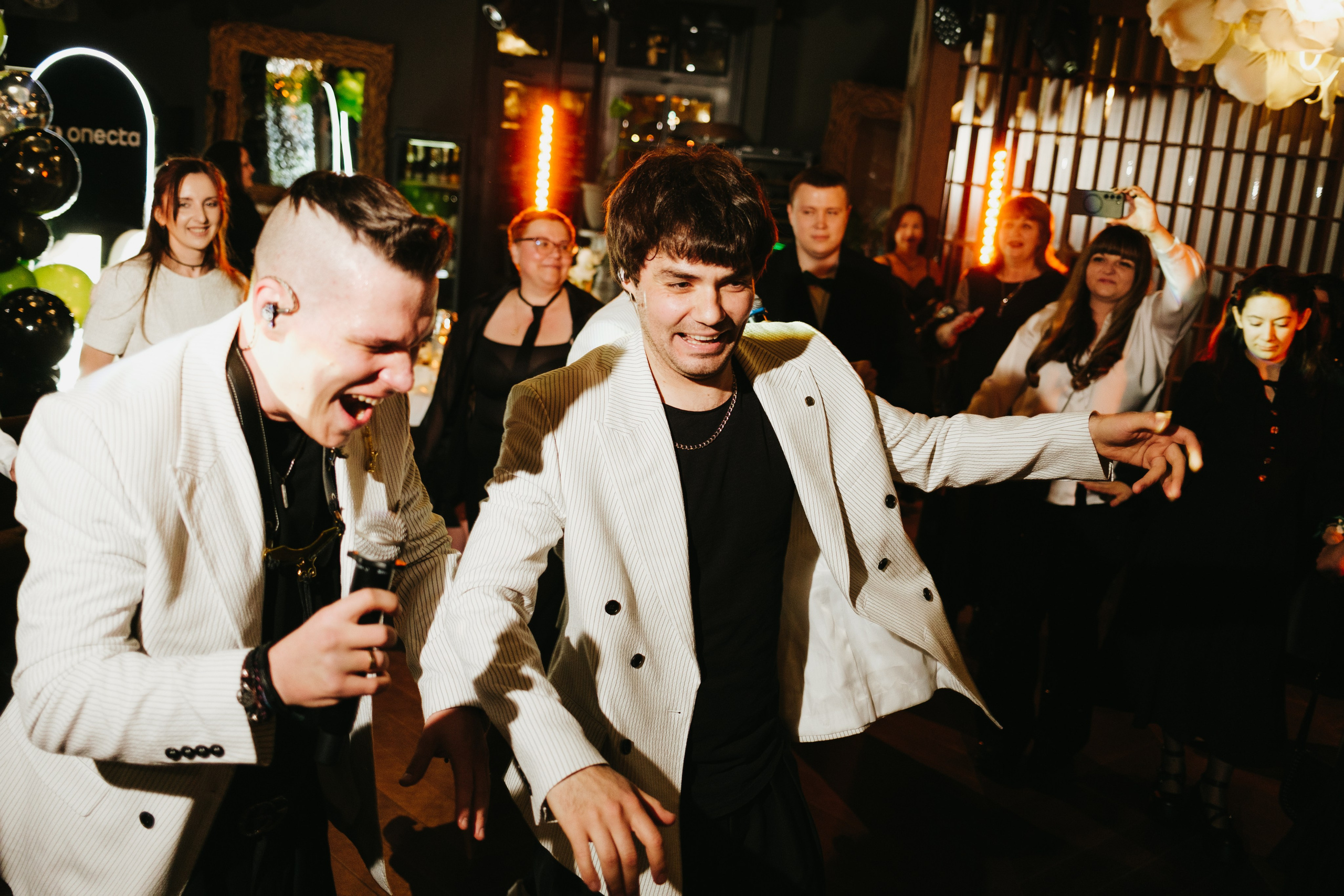 Корпоратив в Сириусу (Адлер) 10 лет компании. Свадебный фотограф Денис Ожигин в Краснодаре и крае. Эмоциональная и стильная съемка вашего дня