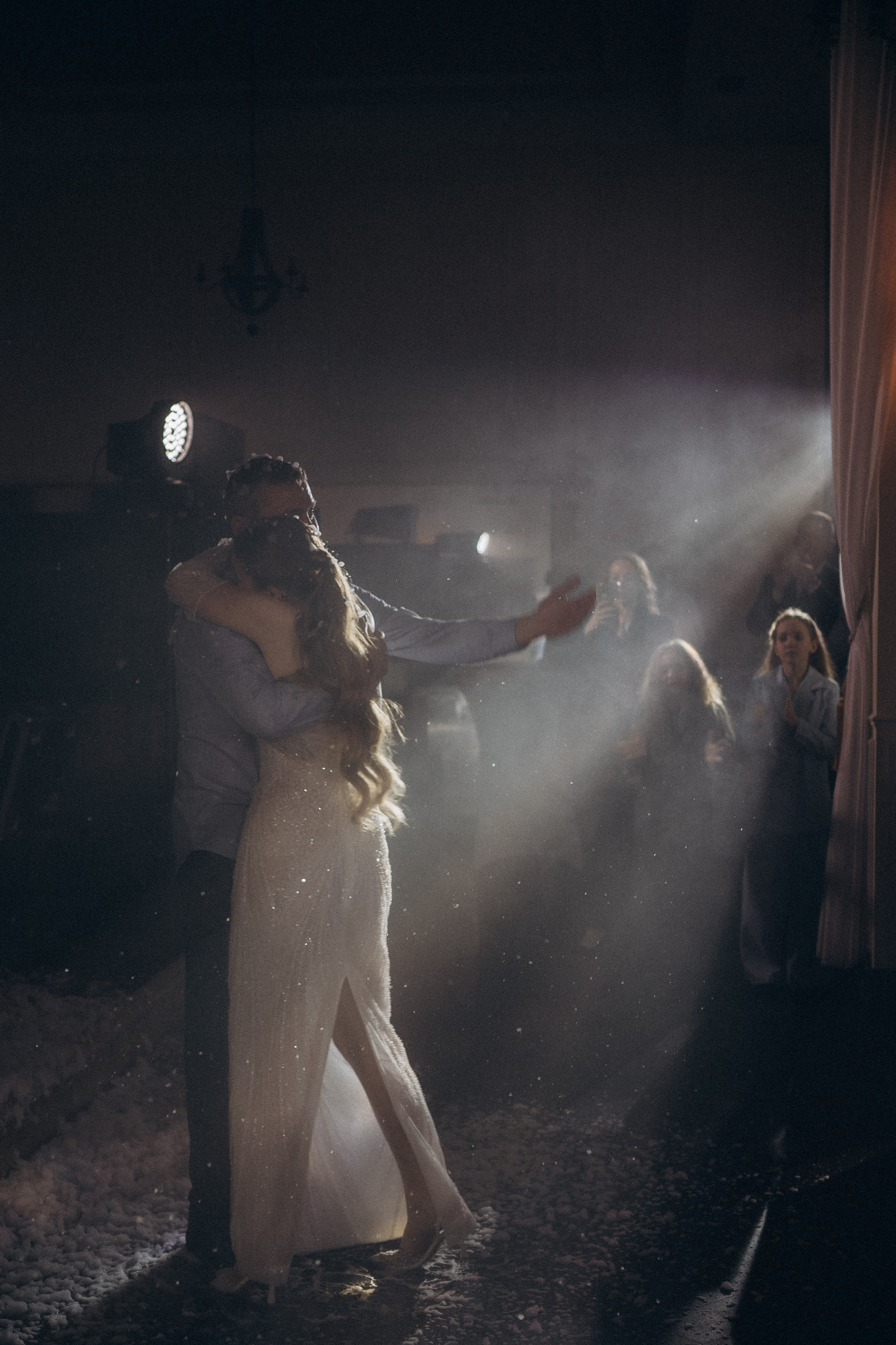 ТАНЕЦ С ПАПОЙ СВАДЕБНМ БАНКЕТЕ (СНЯТО В СИБИРЕ В НИЖНЕВАРТОВСКЕ). Профессиональный фотограф, Санкт-Петербург — Виктория Богомолова