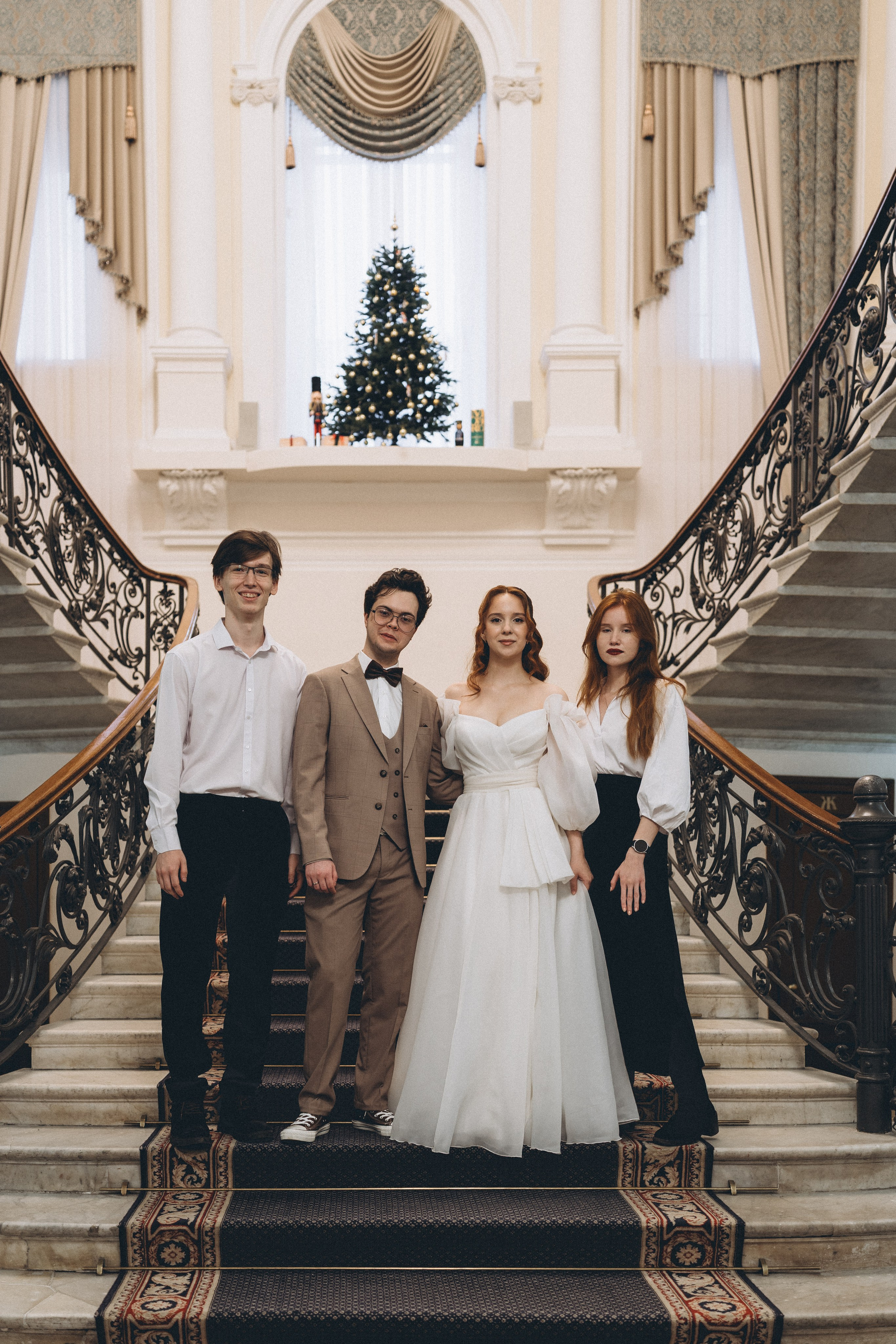 СВАДЕБНАЯ СЬЕМКА ВО ВТОРОМ ДВОРЦЕ С ГОСТЯМИ И ПРОГУЛКА В ТАВРИЧЕСКОМ САДУ. Профессиональный фотограф, Санкт-Петербург — Виктория Богомолова