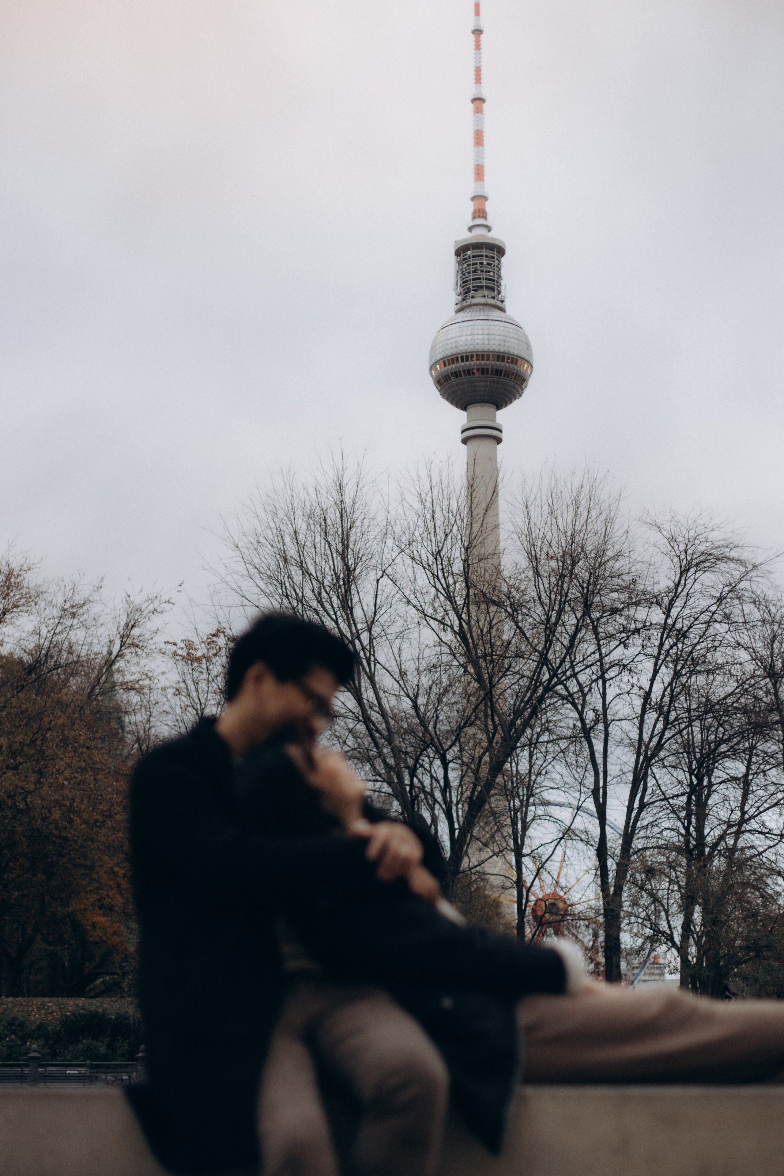 Love story in Tiergarten, Berlin. Hochzeitsfotograf in Potsdam — Alister Licht