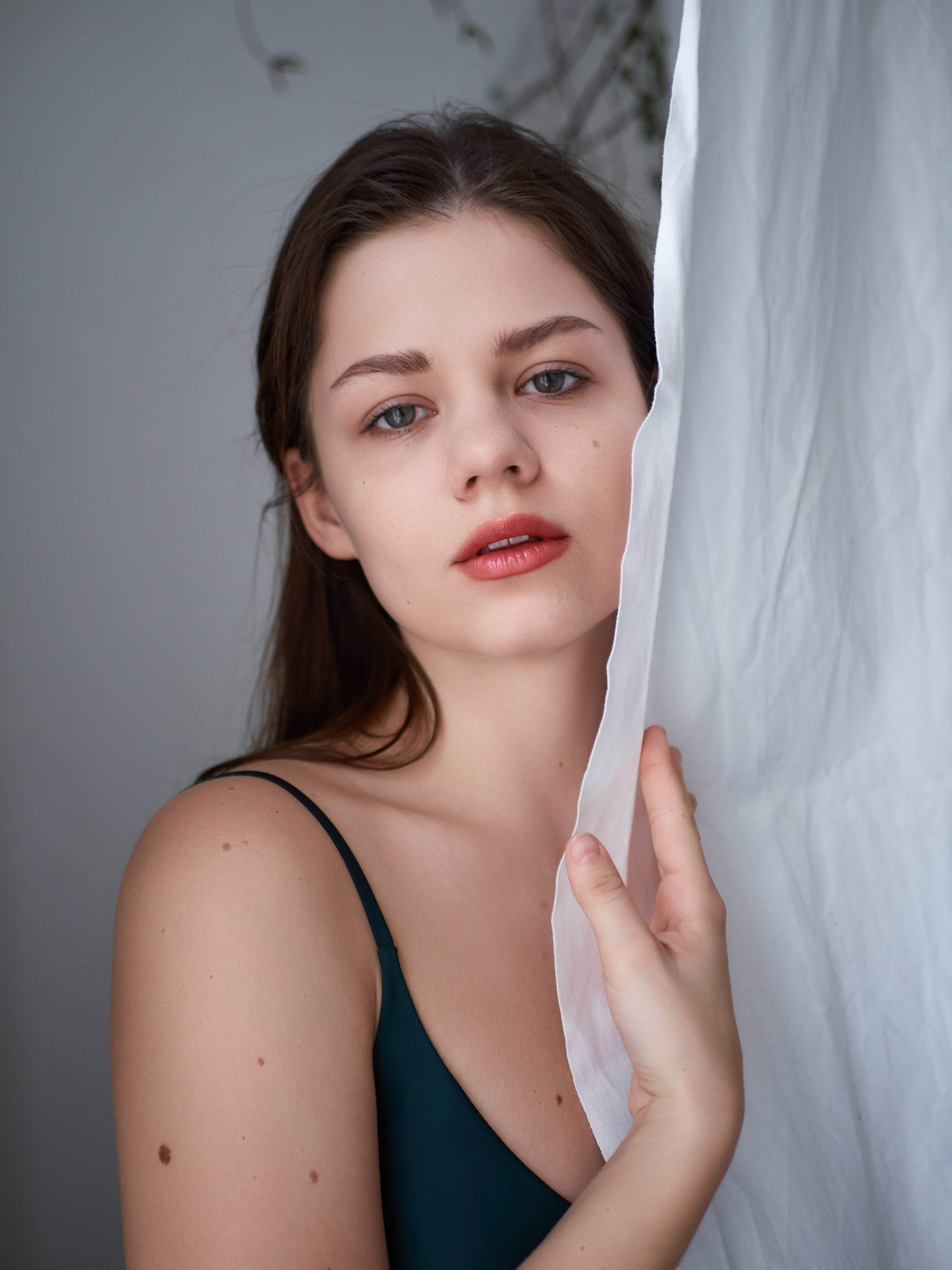 Нежная фотосессия в белой фотостудии